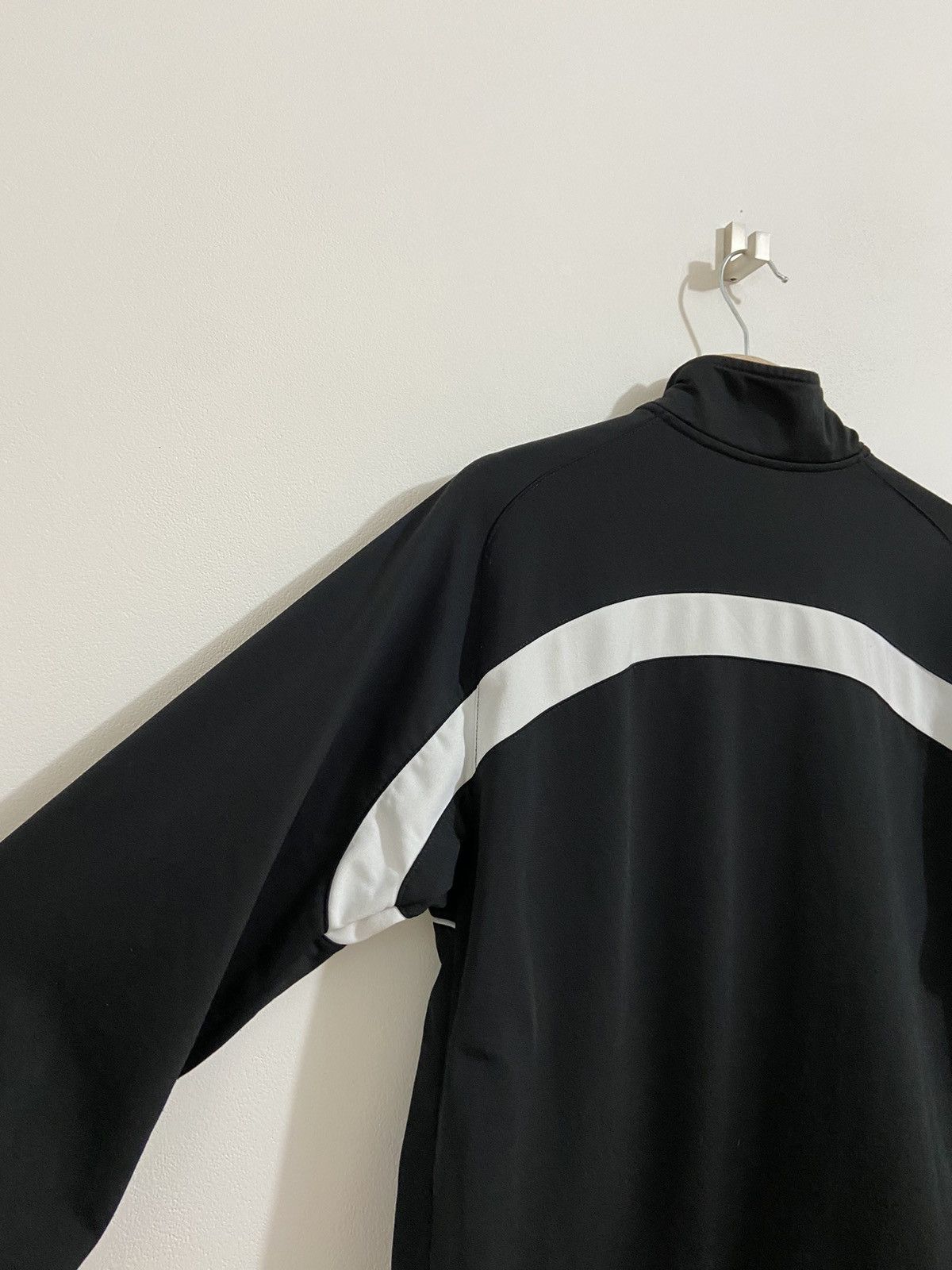 Vintage Nike Vintage Track Top logo Size US M / EU 48-50 / 2 - 11 Thumbnail