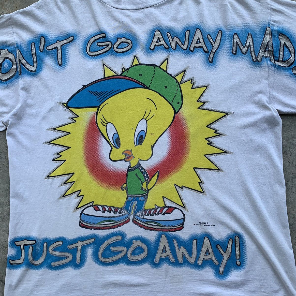 Vintage Vintage Tweety looney tunes big print vintage 90s Size US L / EU 52-54 / 3 - 6 Thumbnail