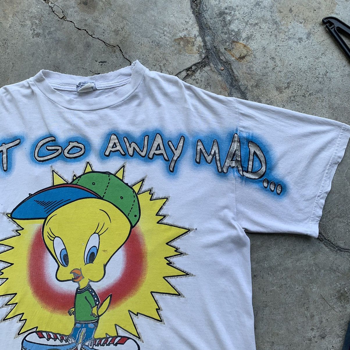 Vintage Vintage Tweety looney tunes big print vintage 90s Size US L / EU 52-54 / 3 - 5 Thumbnail
