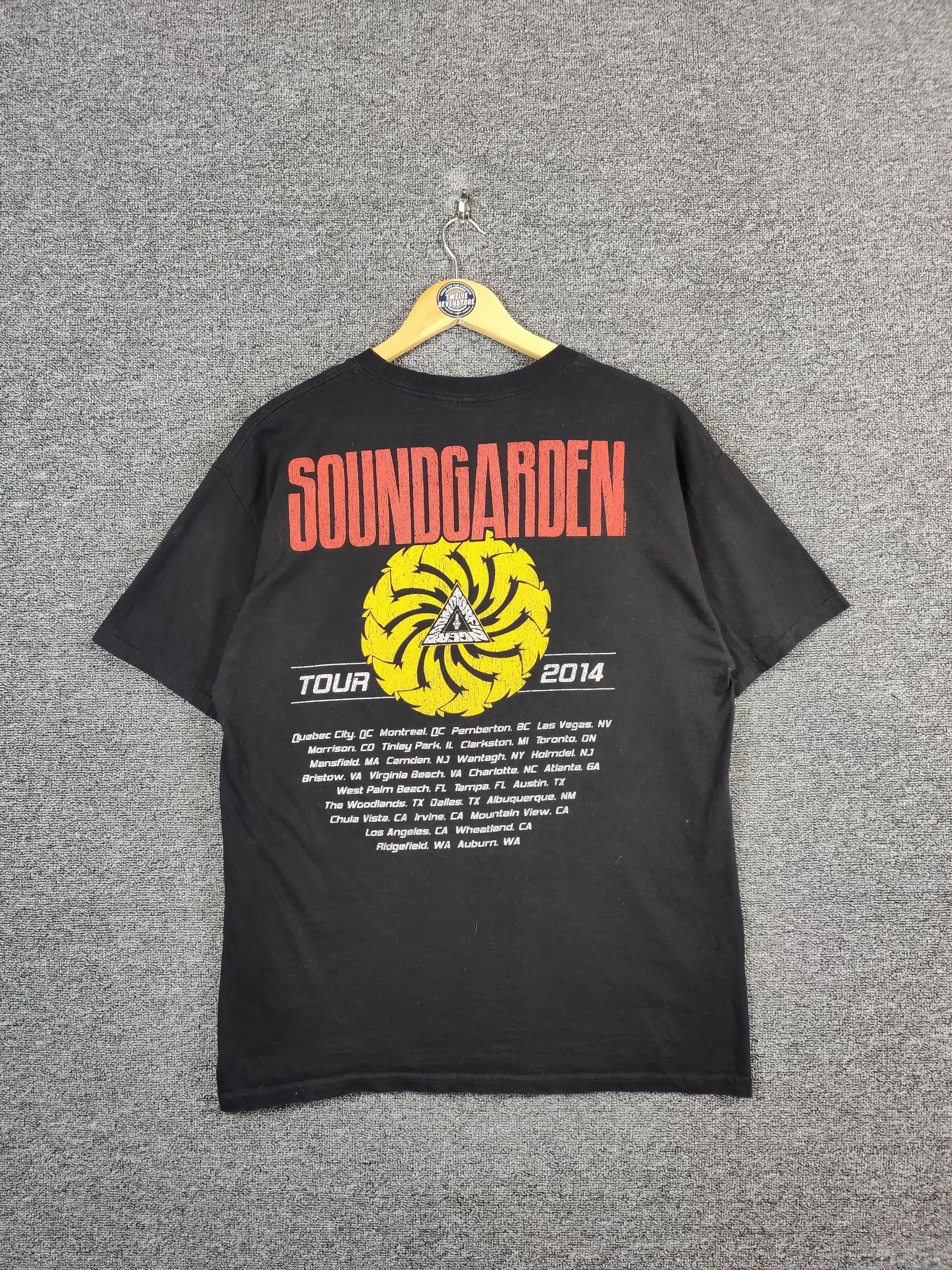 Band Tees Vintage Soundgarden Badmotofinger Band Tour Tee Tshirt Size US L / EU 52-54 / 3 - 5 Thumbnail