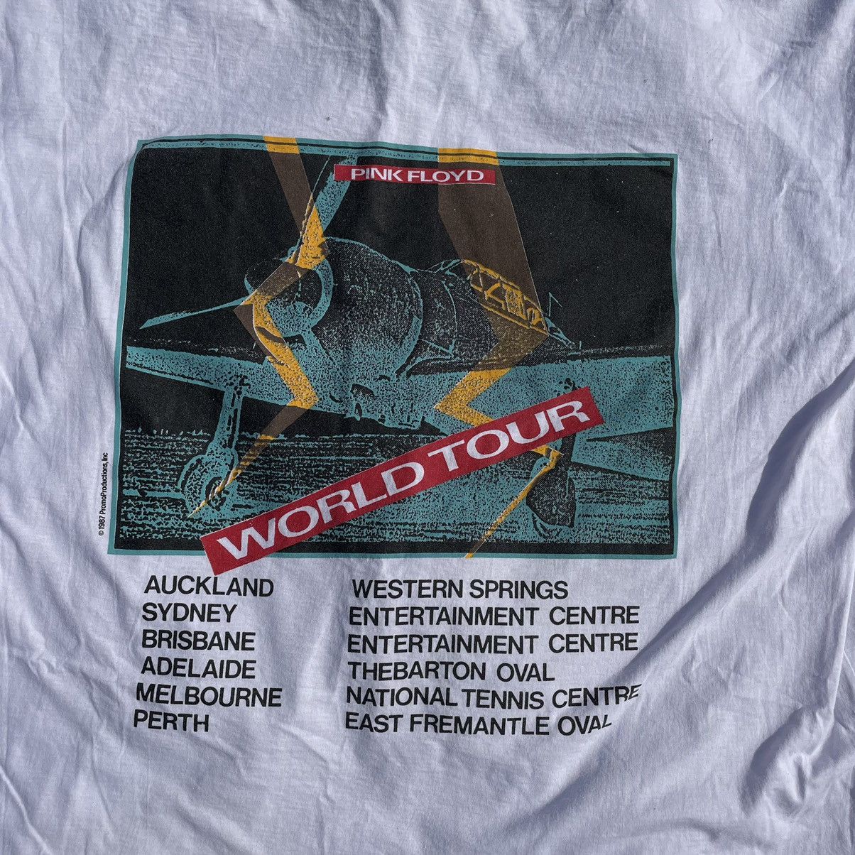 Band Tees Vintage 80s Pink Floyd World Tour Art Band Rock Streetwear Size US L / EU 52-54 / 3 - 8 Thumbnail