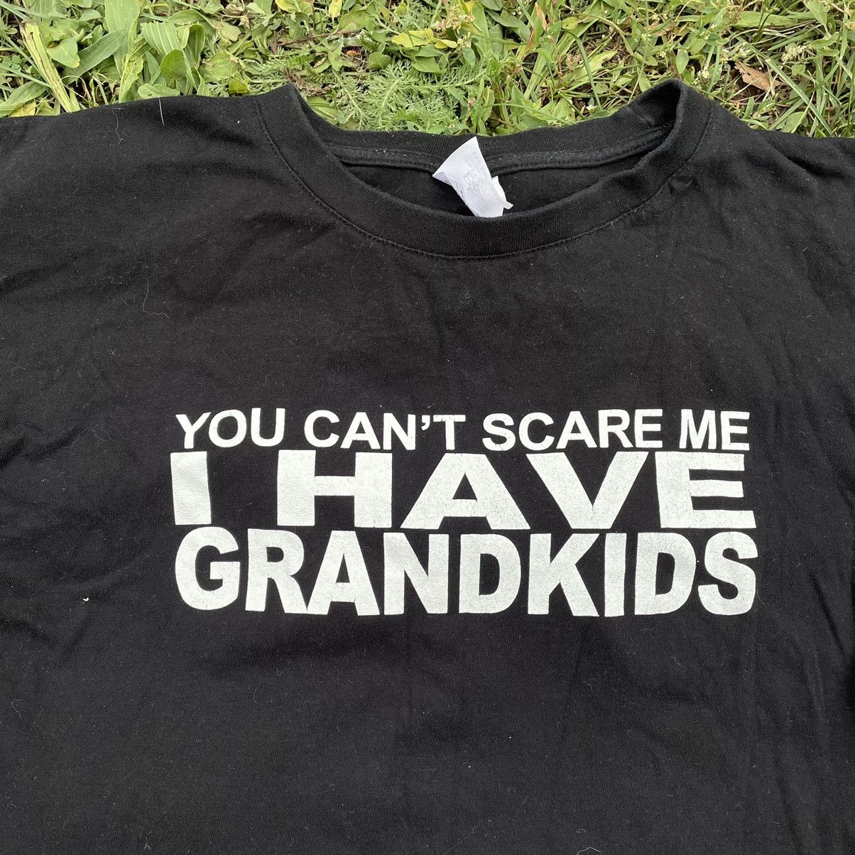 Vintage Vintage Y2K “Don’t Scare Me I Have Grandkids ” Humor Tee Size US S / EU 44-46 / 1 - 1 Thumbnail