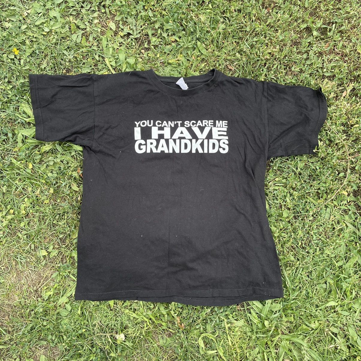 Vintage Vintage Y2K “Don’t Scare Me I Have Grandkids ” Humor Tee Size US S / EU 44-46 / 1 - 2 Thumbnail