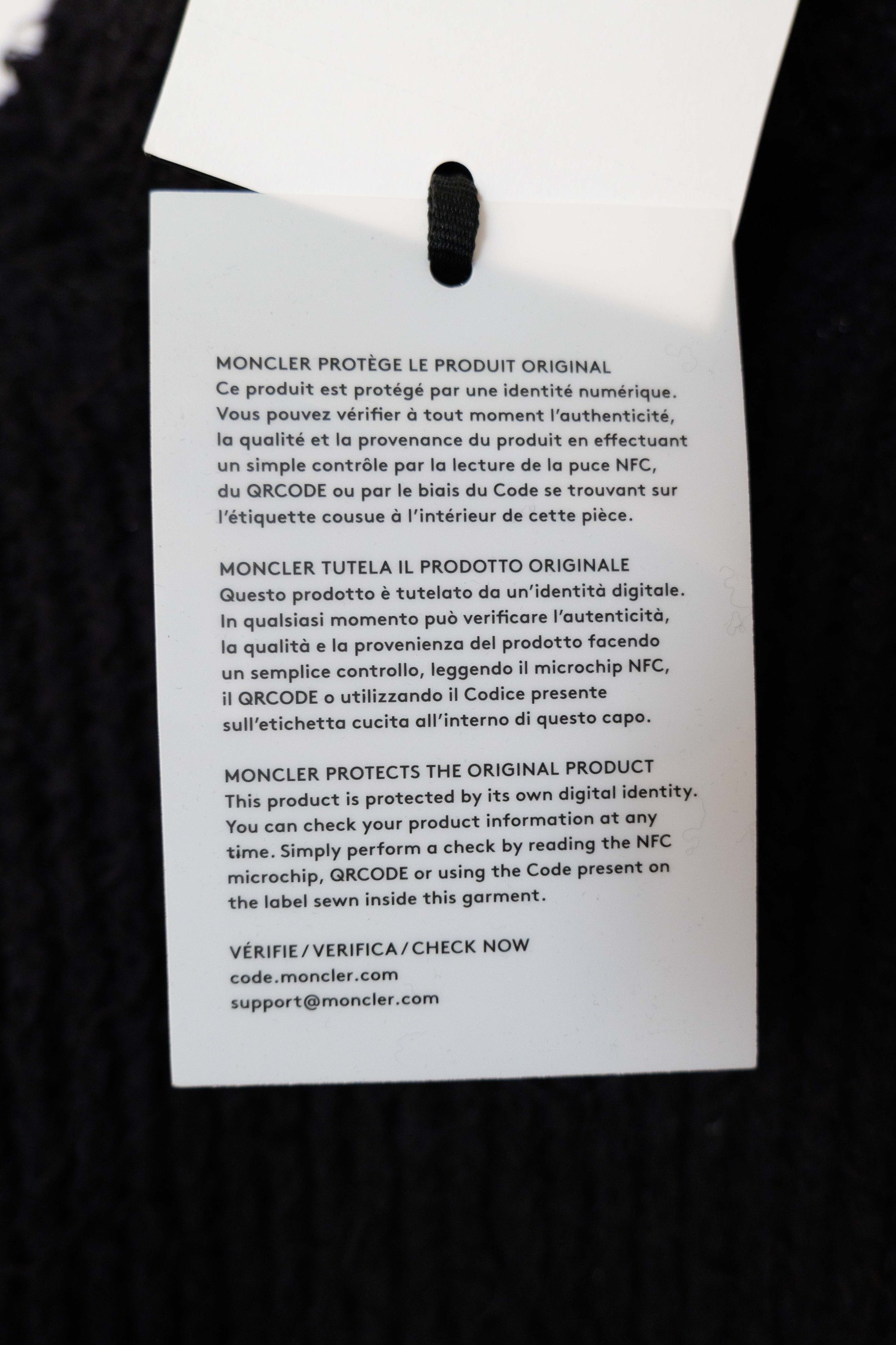 Moncler NWT heavy wool sweater Size US S / EU 44-46 / 1 - 8 Thumbnail