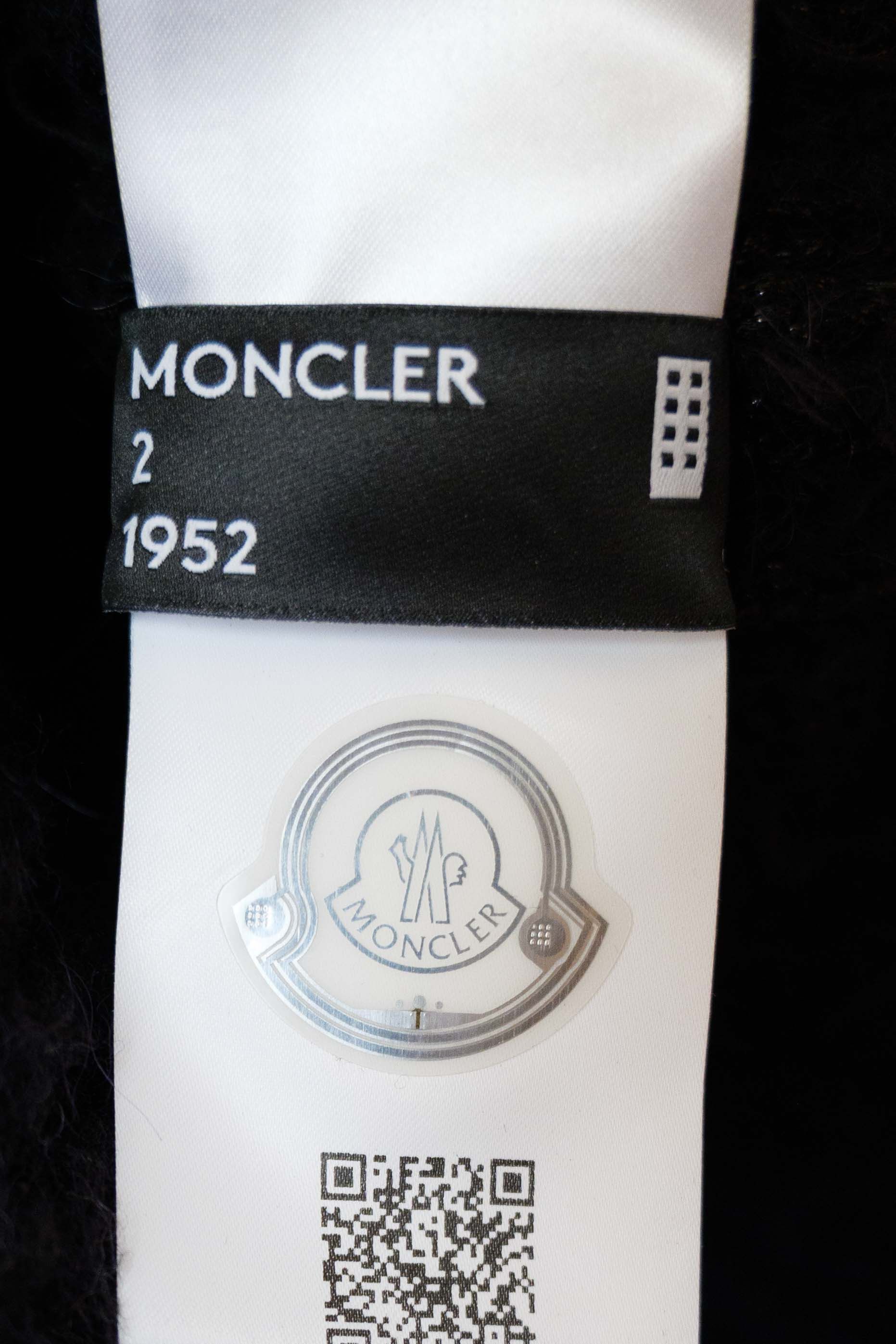 Moncler NWT heavy wool sweater Size US S / EU 44-46 / 1 - 11 Thumbnail