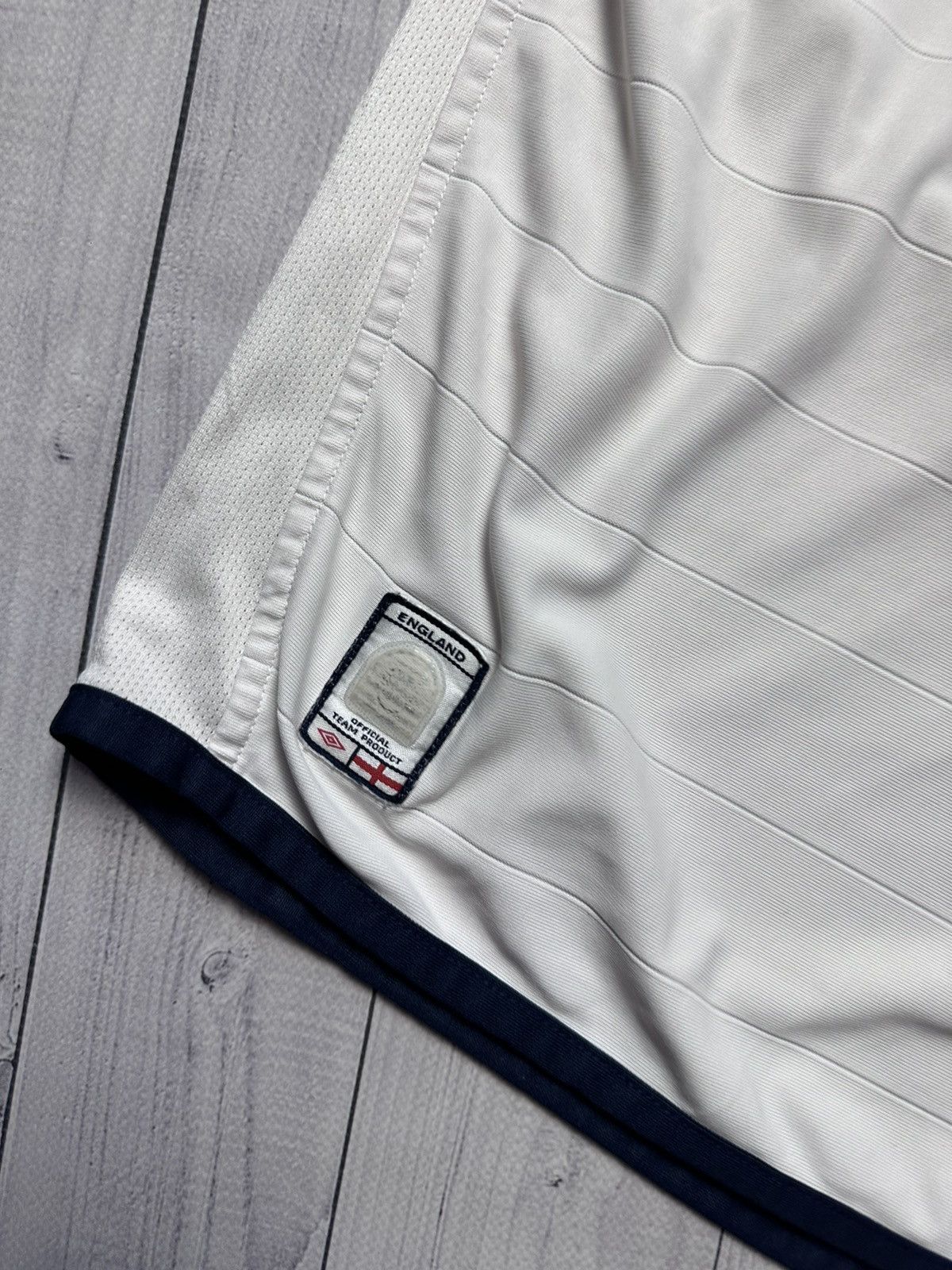 Umbro × Vintage Vintage England soccer jersey size S reversible Umbro Size US S / EU 44-46 / 1 - 7 Thumbnail