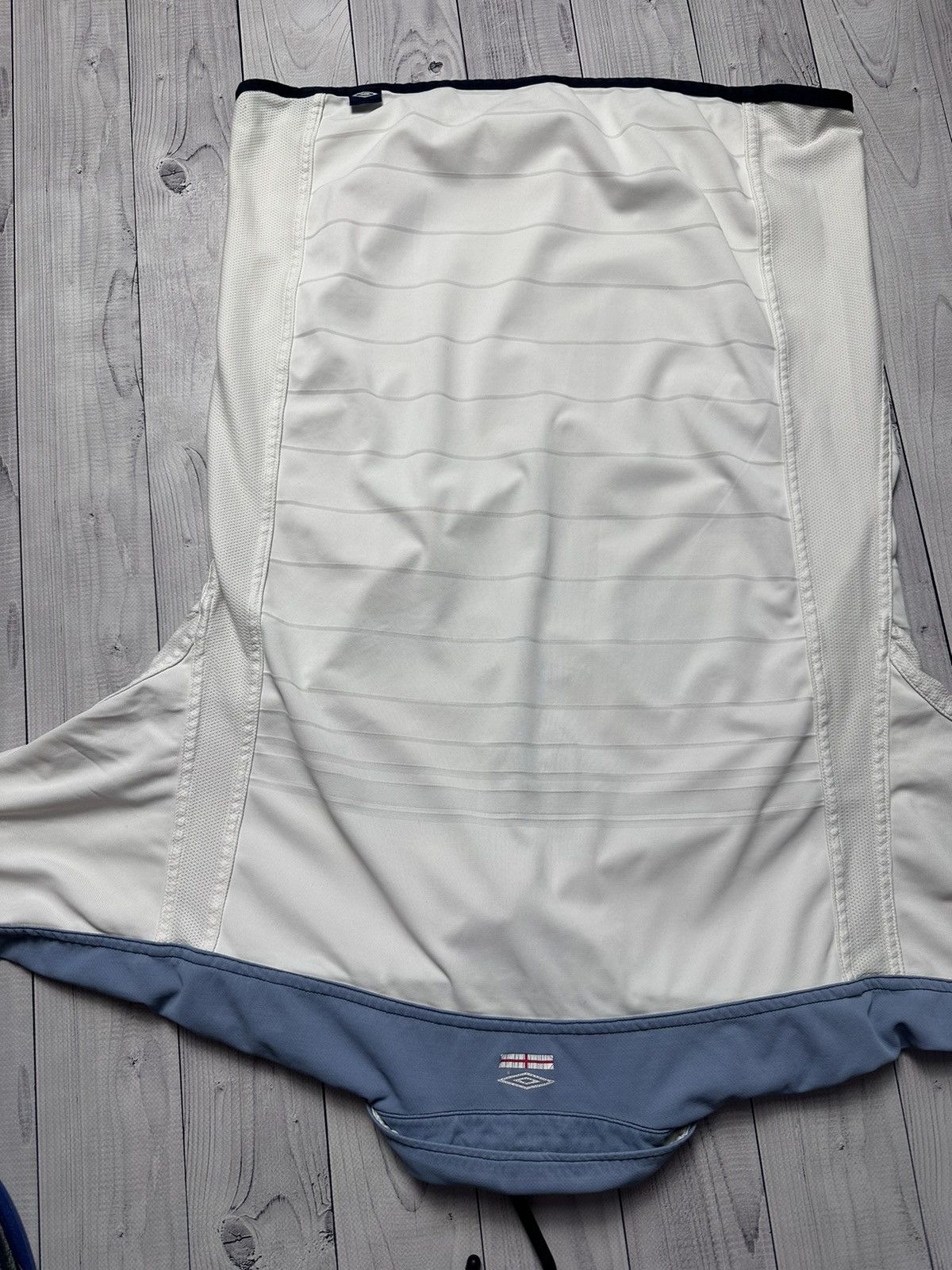 Umbro × Vintage Vintage England soccer jersey size S reversible Umbro Size US S / EU 44-46 / 1 - 6 Thumbnail
