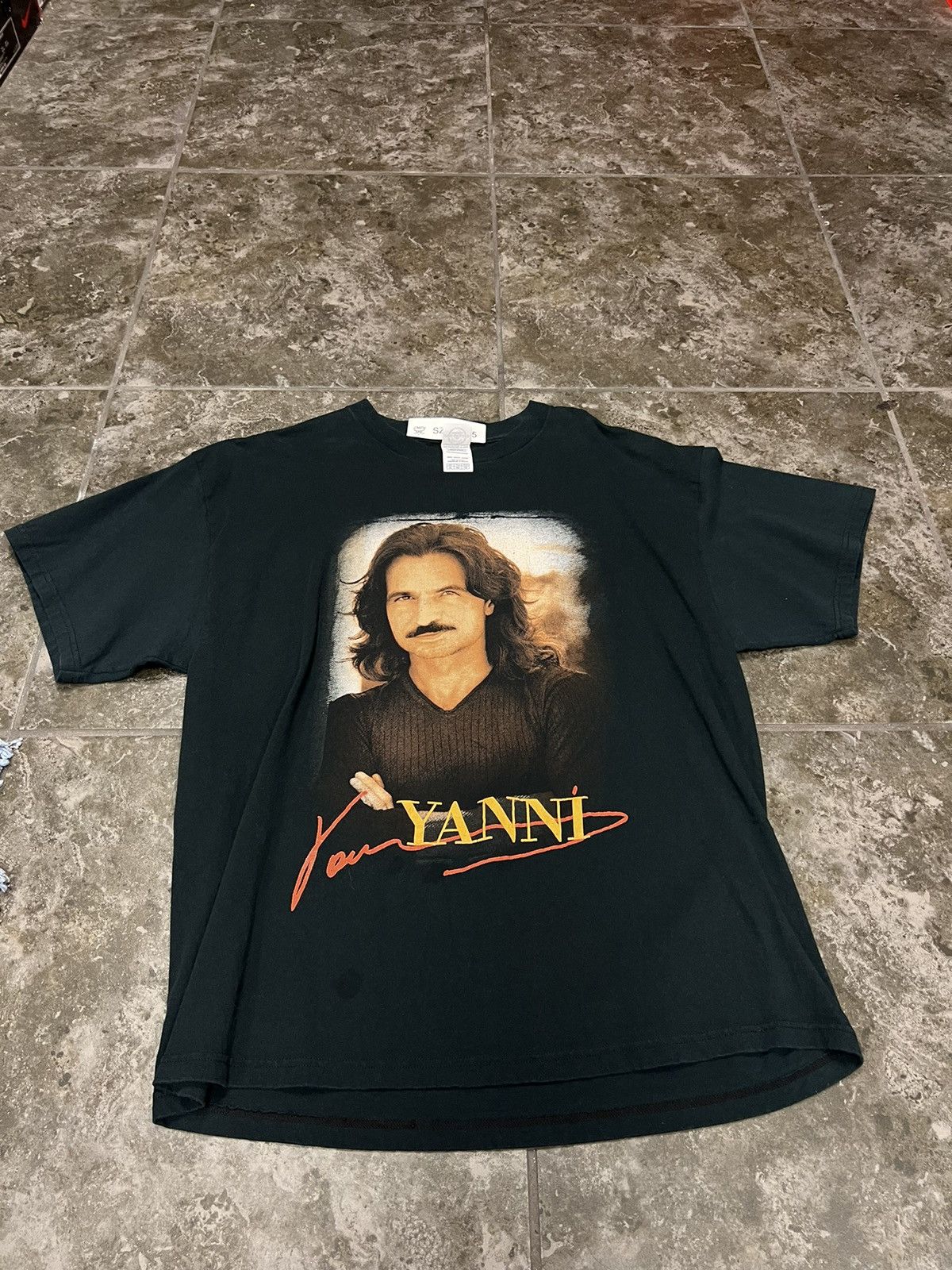 Vintage Vintage Yanni 2004-2005 Live Tour Tshirt Size US XL / EU 56 / 4 - 2 Preview