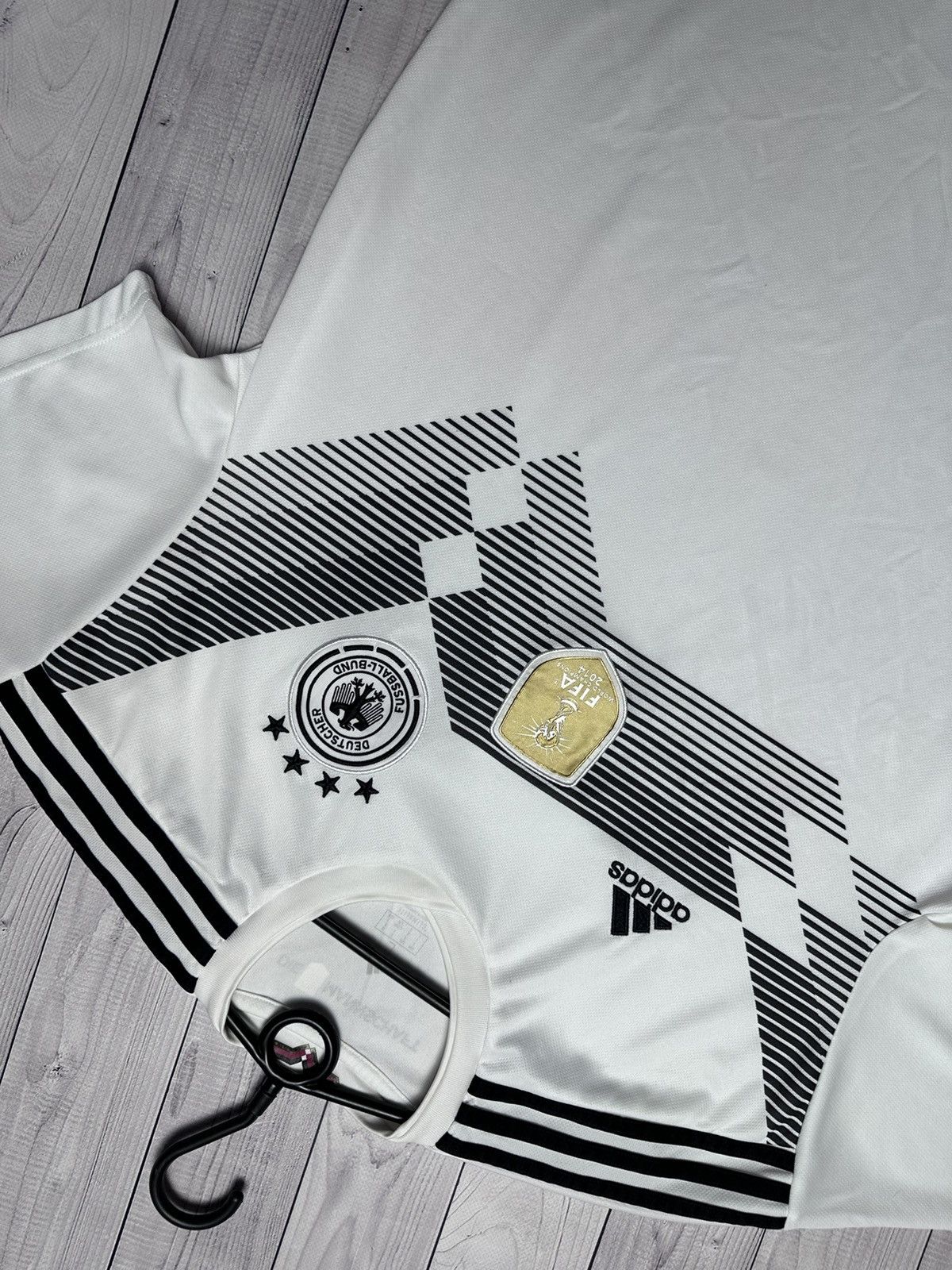 Vintage Vintage Germany adidas soccer jersey Deutschland size L Size US L / EU 52-54 / 3 - 3 Thumbnail