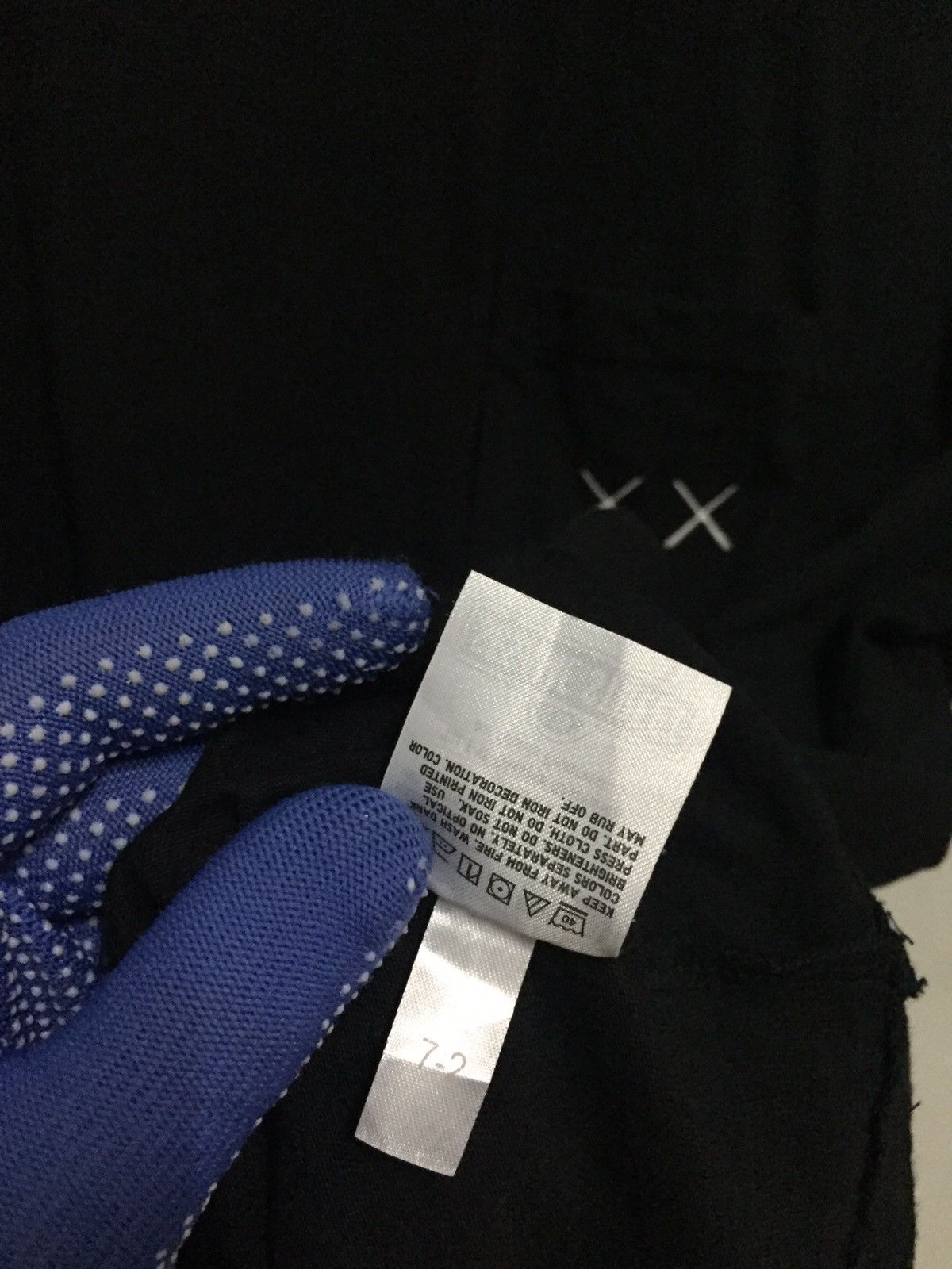 Kaws × Uniqlo Uniqlo x Kaws x Sesame Street Tshirt Singel Pocket Design Size US L / EU 52-54 / 3 - 6 Thumbnail