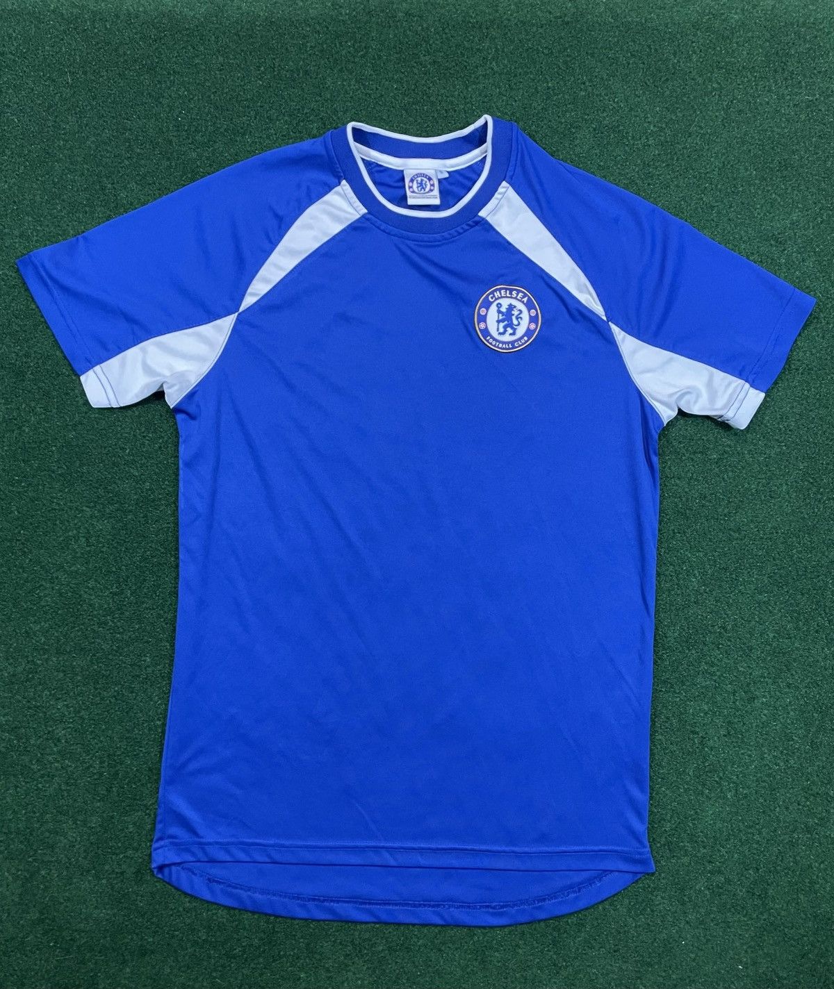 Chelsea Soccer × Sportswear × Streetwear Preloved Chelsea Football Club ...
