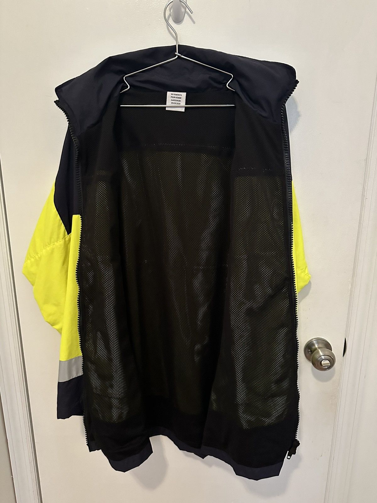 Vetements AW 19 Anarchy Reflector Jacket Size US S / EU 44-46 / 1 - 5 Thumbnail