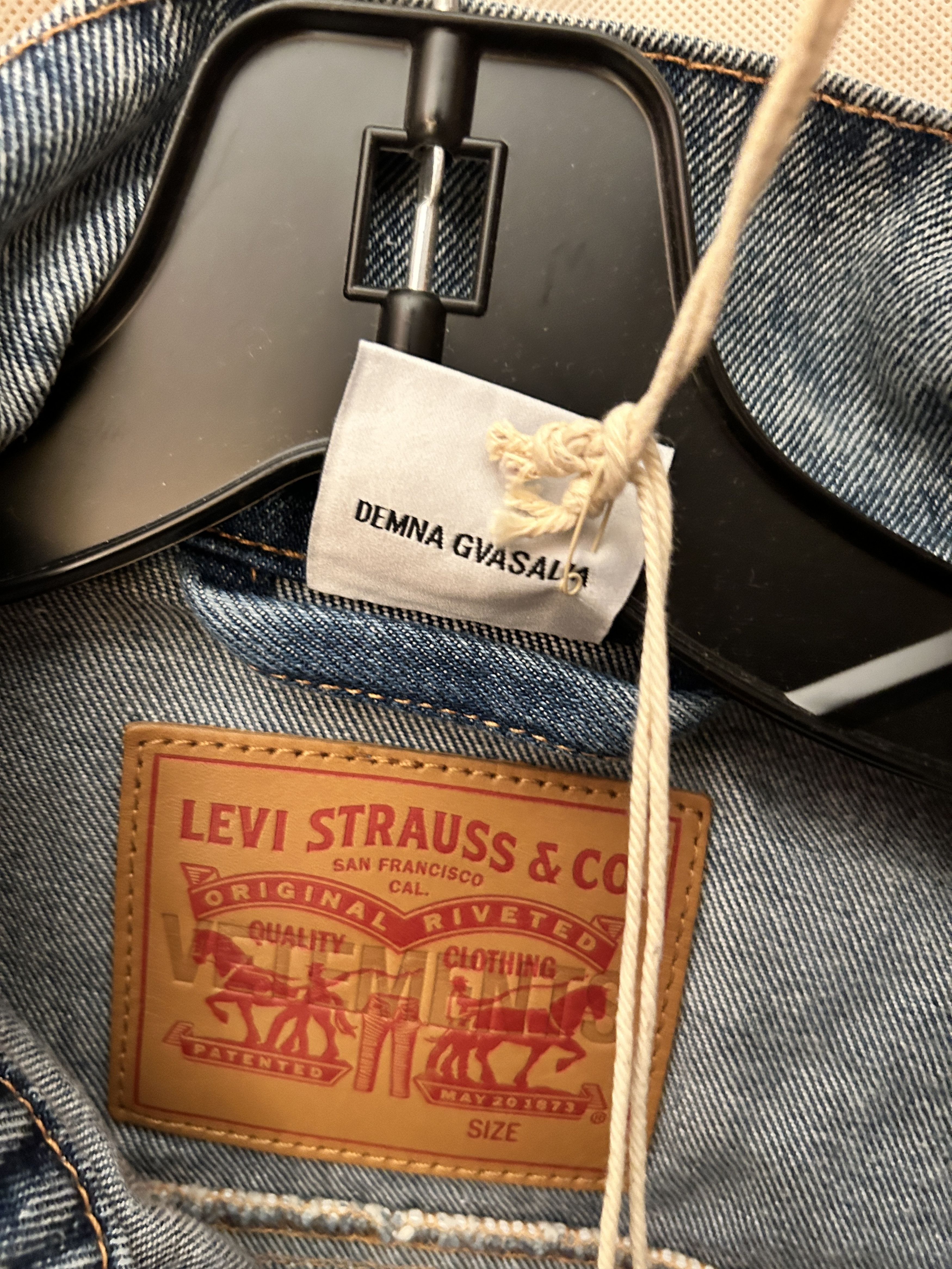 Levi's × Vetements Blue denim jacket reworked trucker deconstructed Size US S / EU 44-46 / 1 - 4 Thumbnail