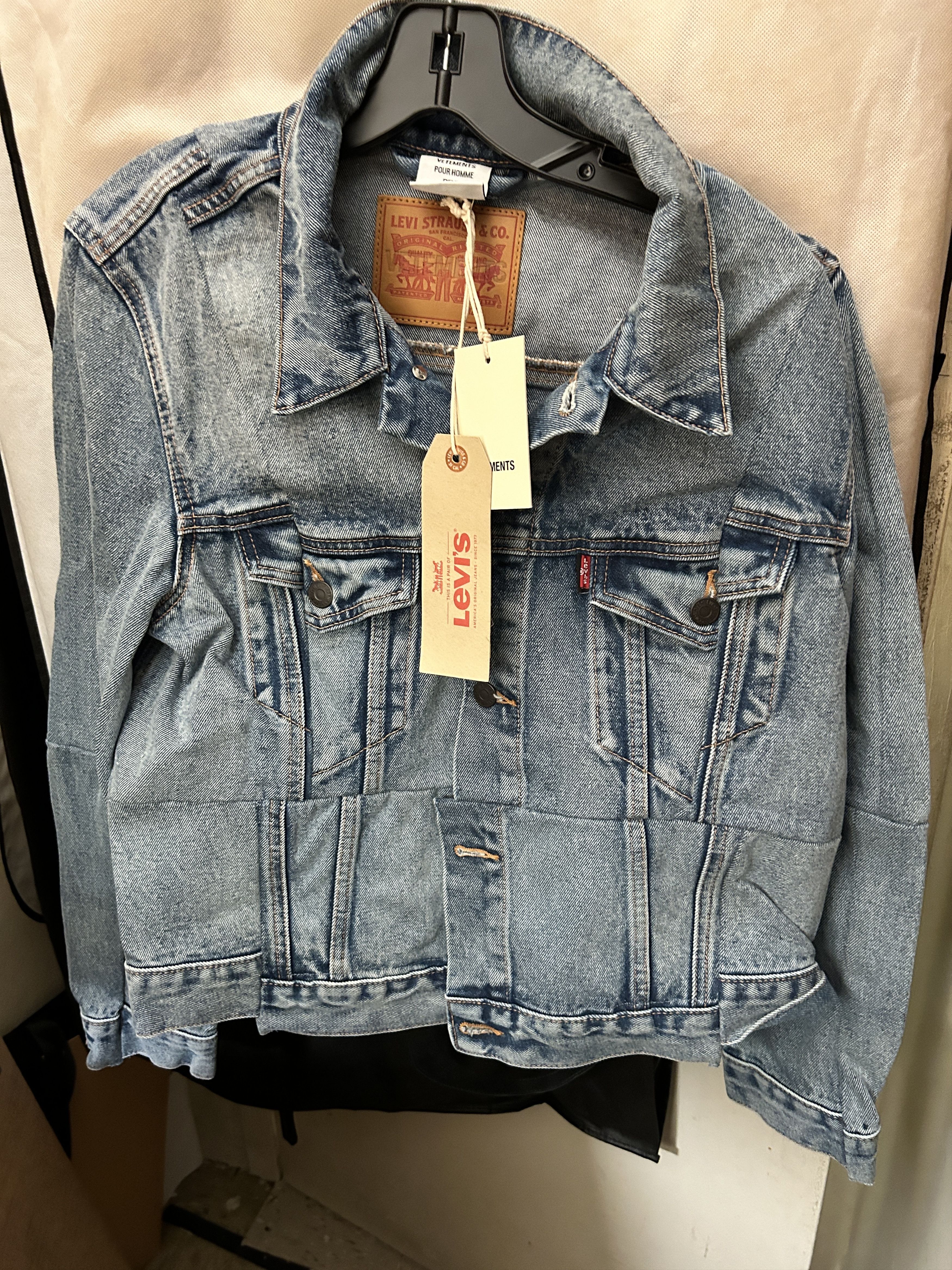 Vetements cheap levi's jacket