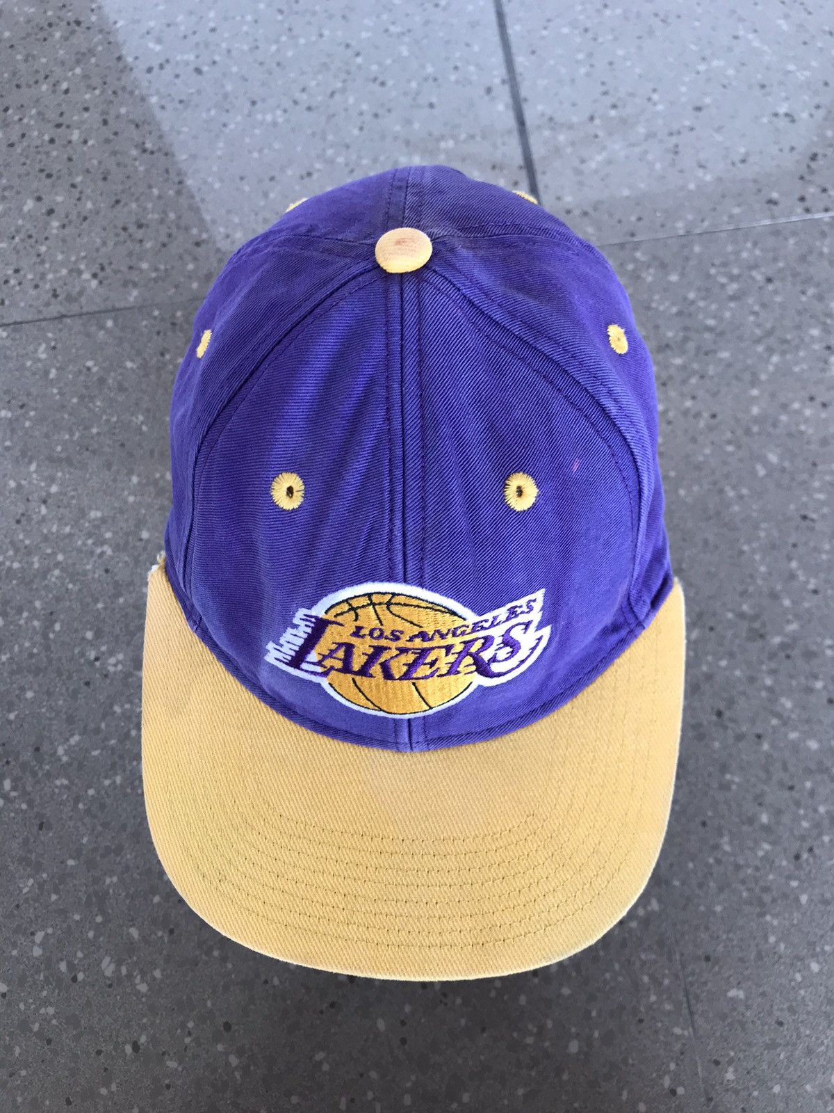 Adidas Vintage Adidas La Lakers Cap Size ONE SIZE - 2 Thumbnail