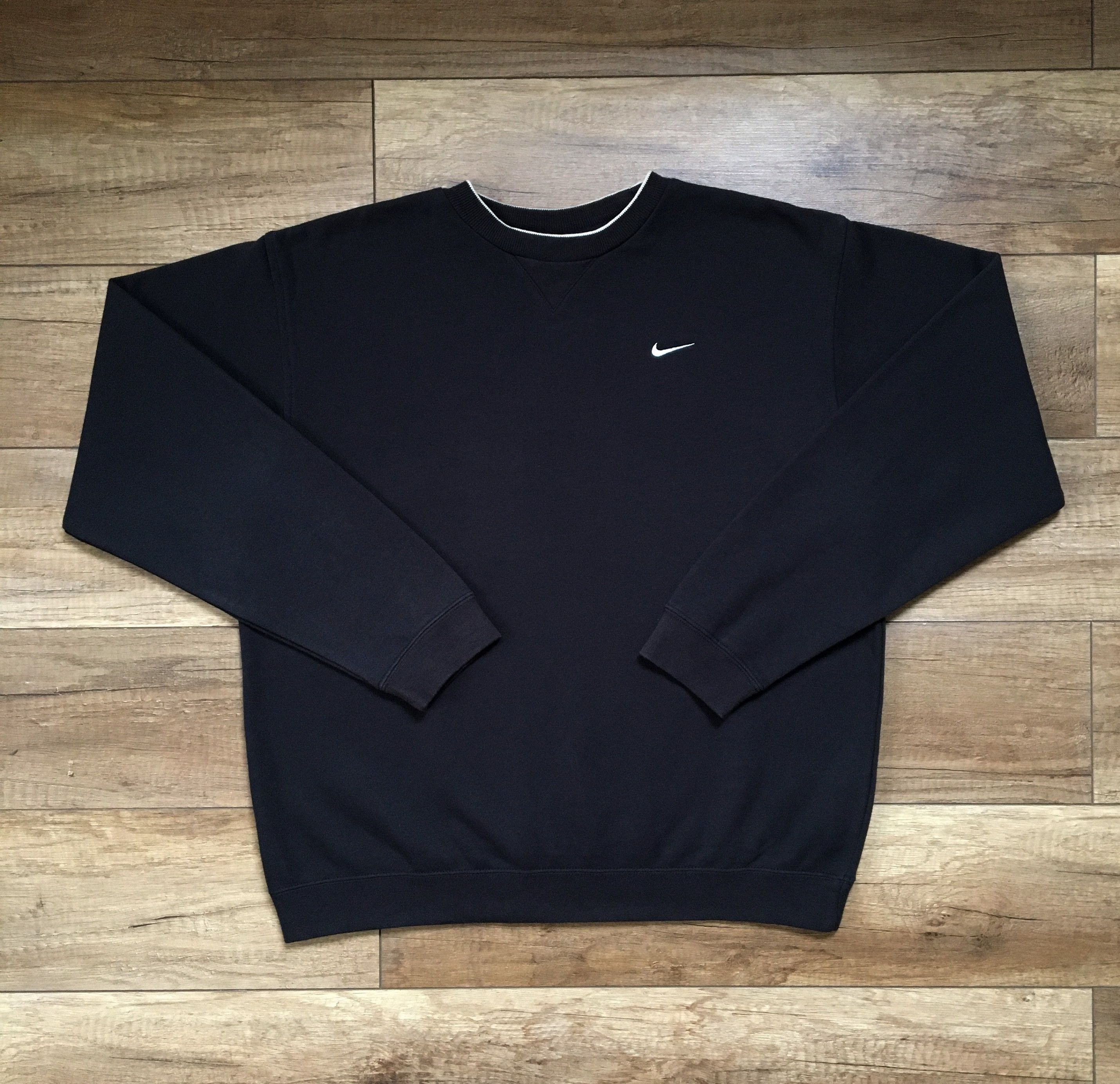 Black vintage nike discount jumper