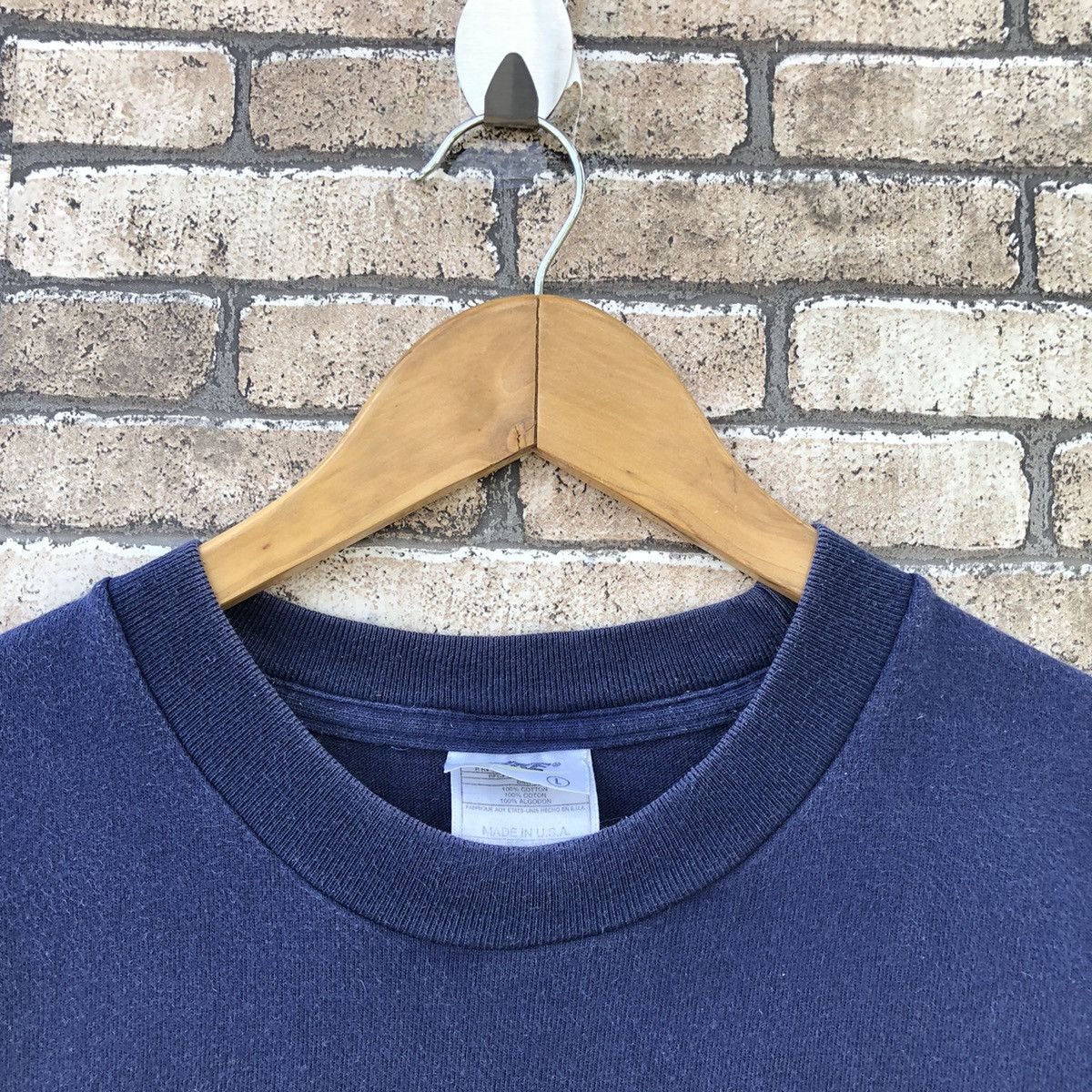 Nike Vintage 90 Nike Small Centre Logo Swoosh Tshirt Size US L / EU 52-54 / 3 - 4 Thumbnail