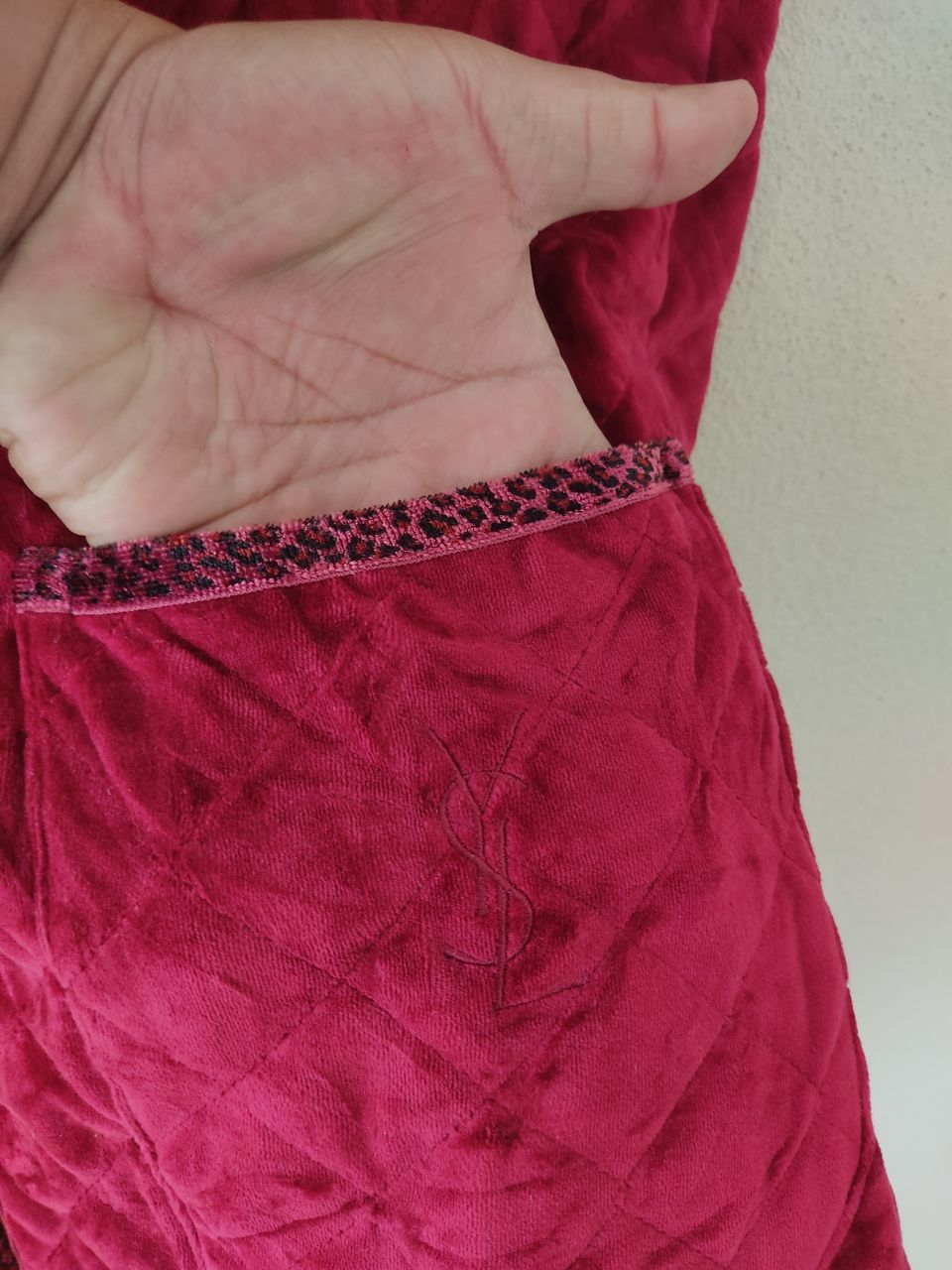 Vintage × Yves Saint Laurent VINTAGE YVES SAINT LAURENT RED VELVET QUILTED VEST Size US M / EU 48-50 / 2 - 6 Thumbnail