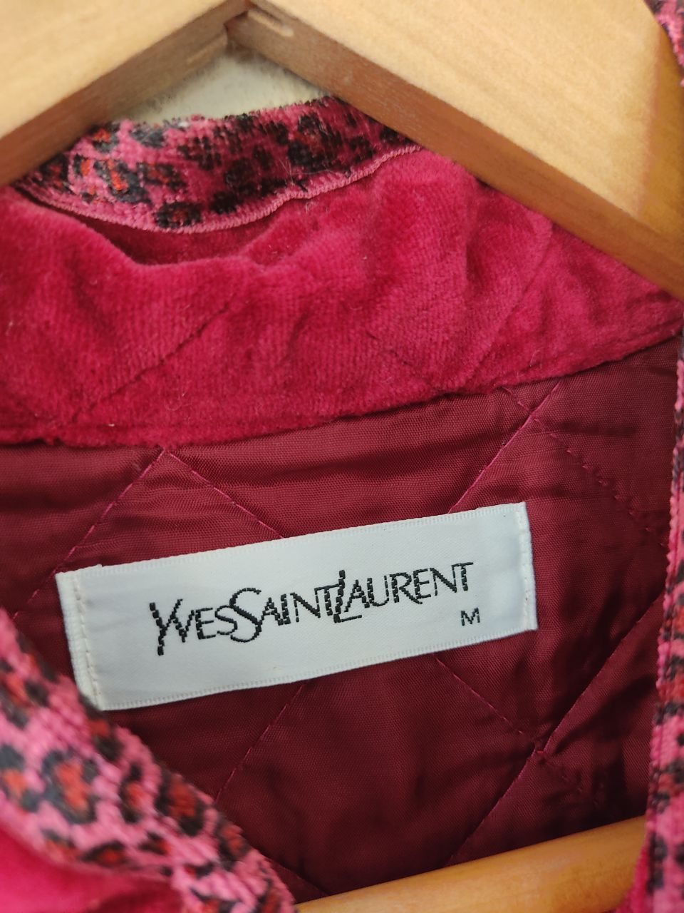 Vintage × Yves Saint Laurent VINTAGE YVES SAINT LAURENT RED VELVET QUILTED VEST Size US M / EU 48-50 / 2 - 7 Thumbnail