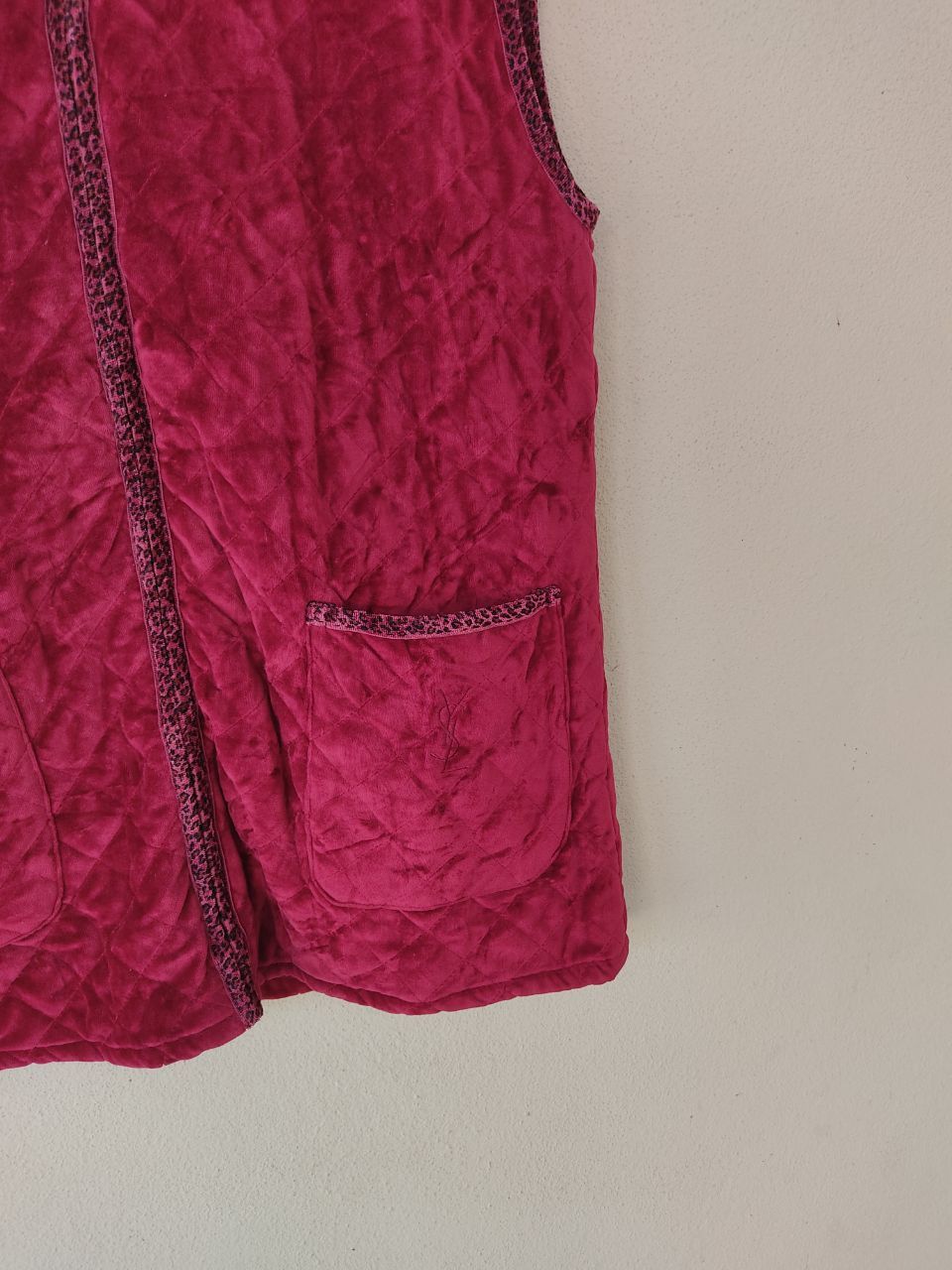 Vintage × Yves Saint Laurent VINTAGE YVES SAINT LAURENT RED VELVET QUILTED VEST Size US M / EU 48-50 / 2 - 5 Thumbnail