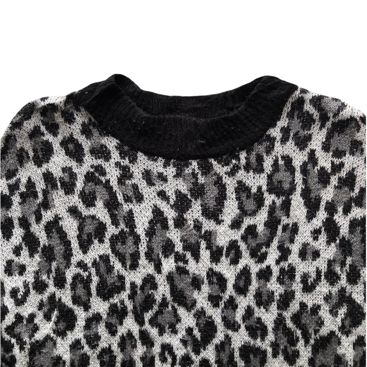 GU Black Leopard Pattern Knit Sweater Pullover by GU Japan Size L / US 10 / IT 46 - 2 Thumbnail