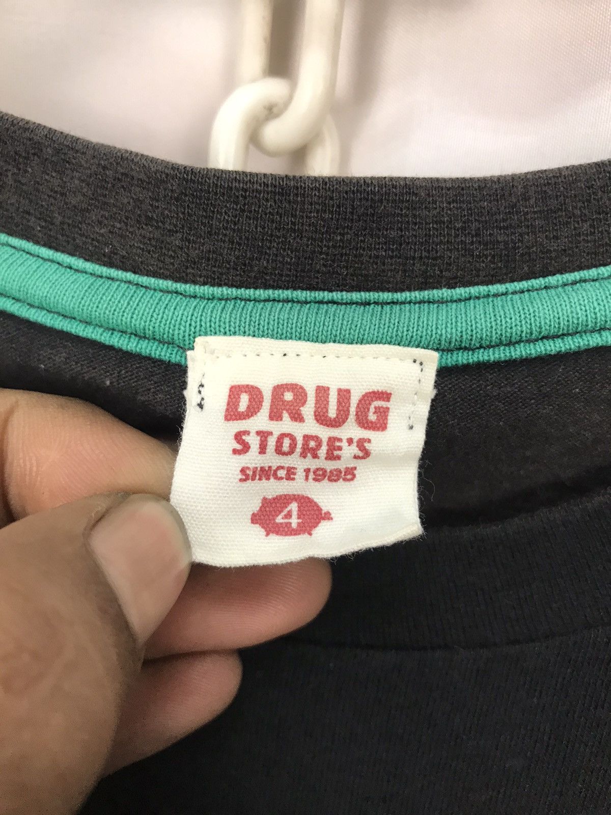 Japanese Brand Drugstore printed tshirt Size US S / EU 44-46 / 1 - 3 Thumbnail