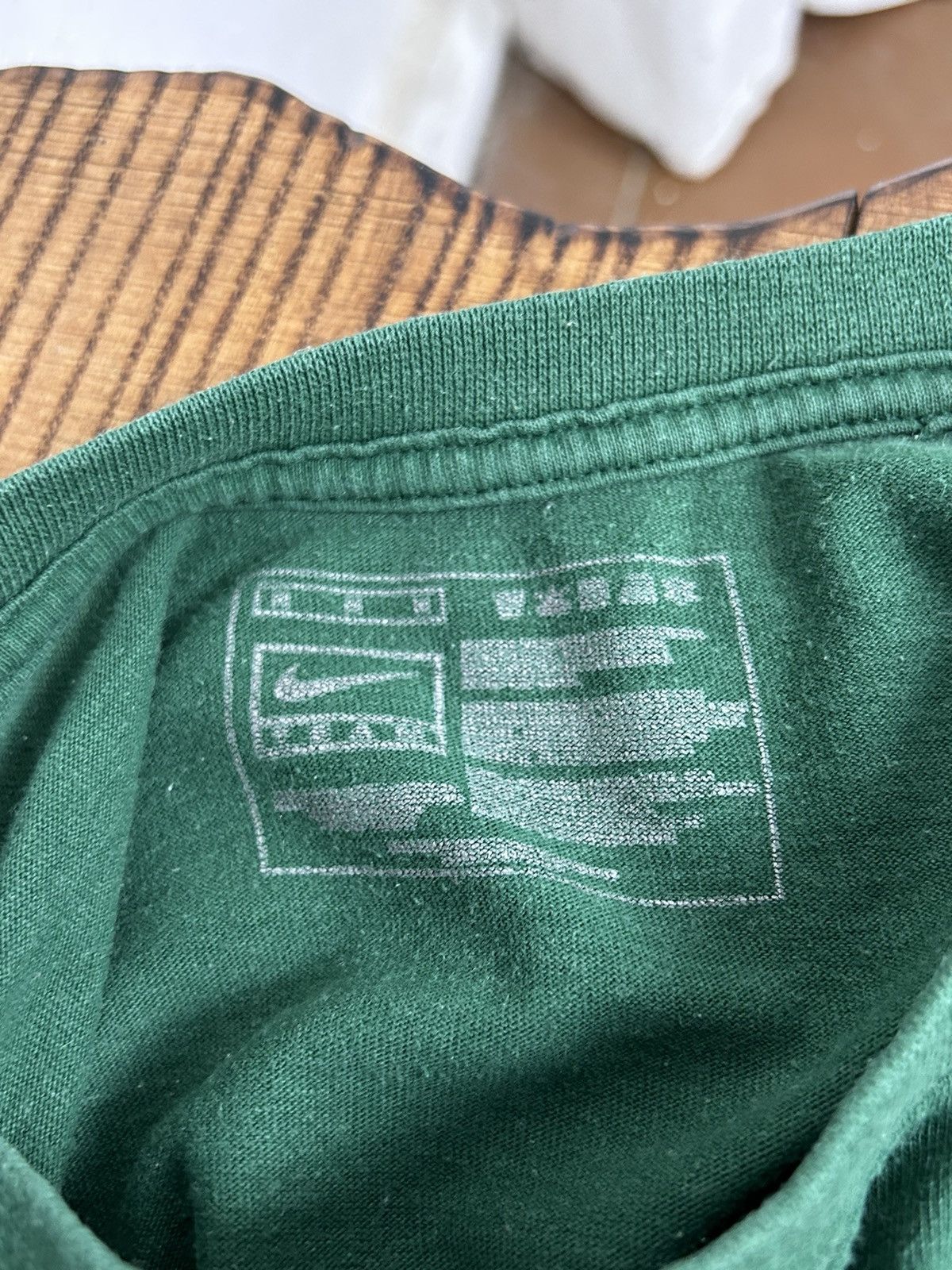 Nike 00s Vintage Nike Team Miami Hurricanes College Team T-Shirt Size US M / EU 48-50 / 2 - 6 Thumbnail