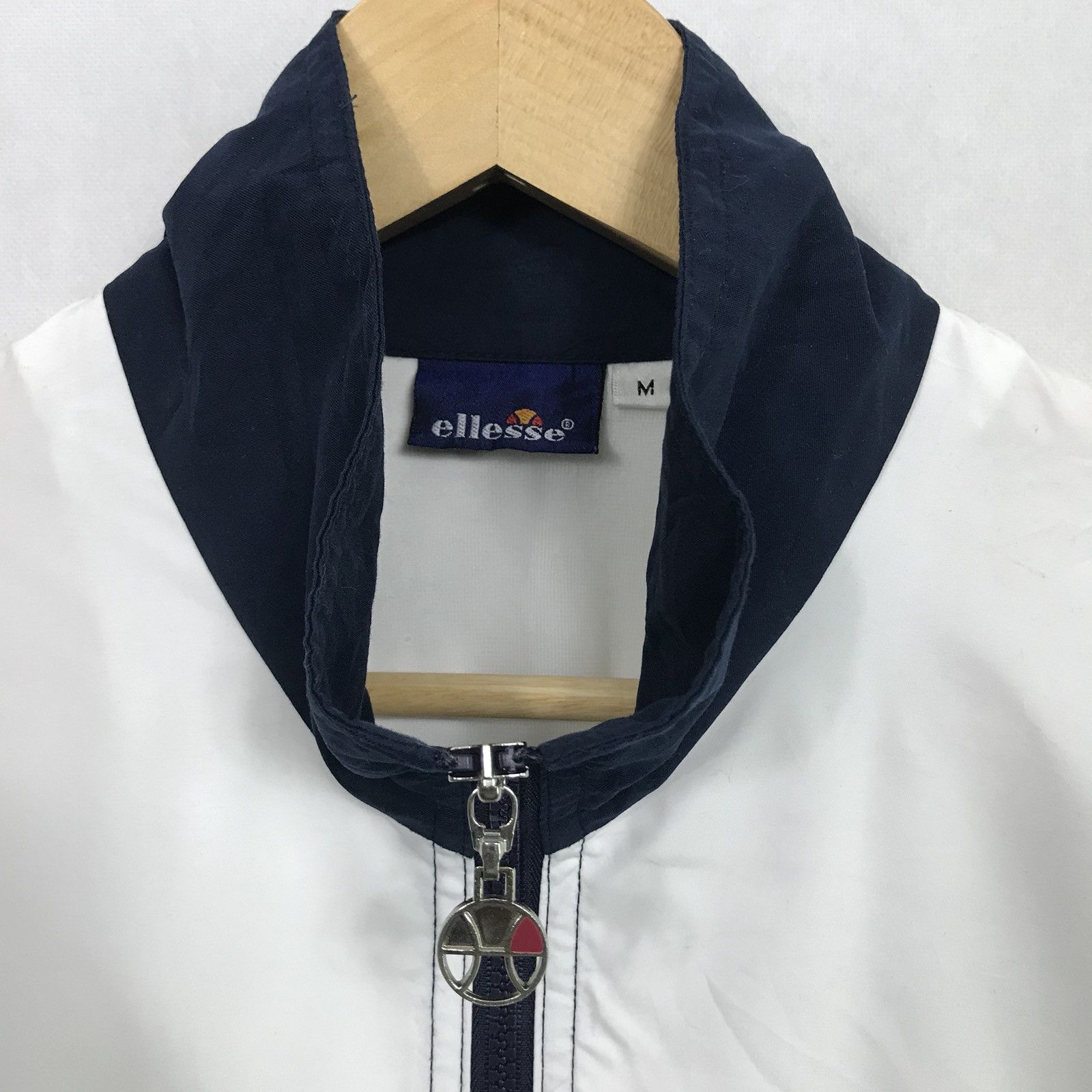 Ellesse Vintage 90s Ellesse Nylon Jacket Streetwear Nice Design Size US M / EU 48-50 / 2 - 7 Thumbnail