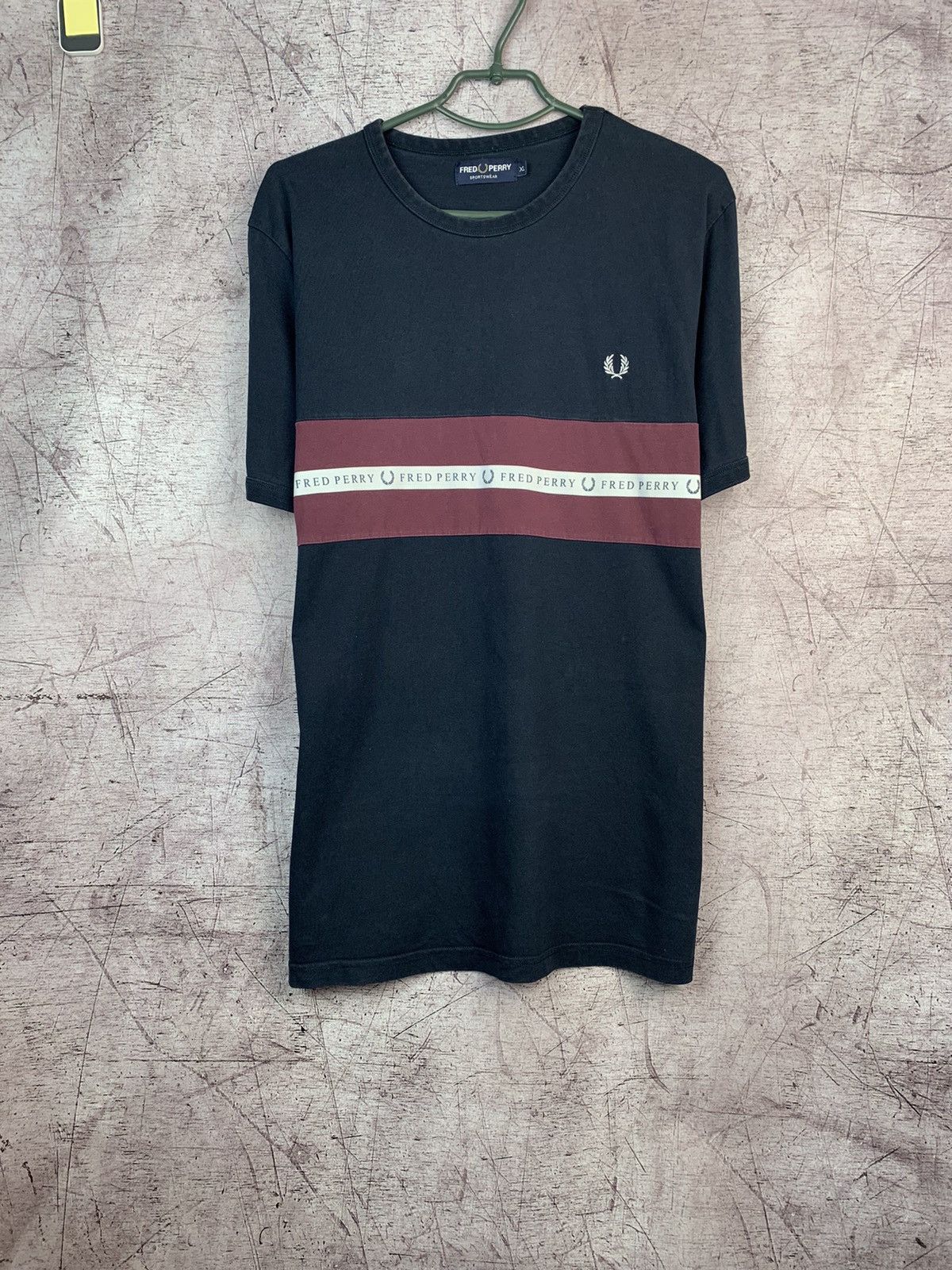 Fred Perry Fred Perry Vintage Mens Logo T-Shirt Size US XL / EU 56 / 4 - 1 Thumbnail