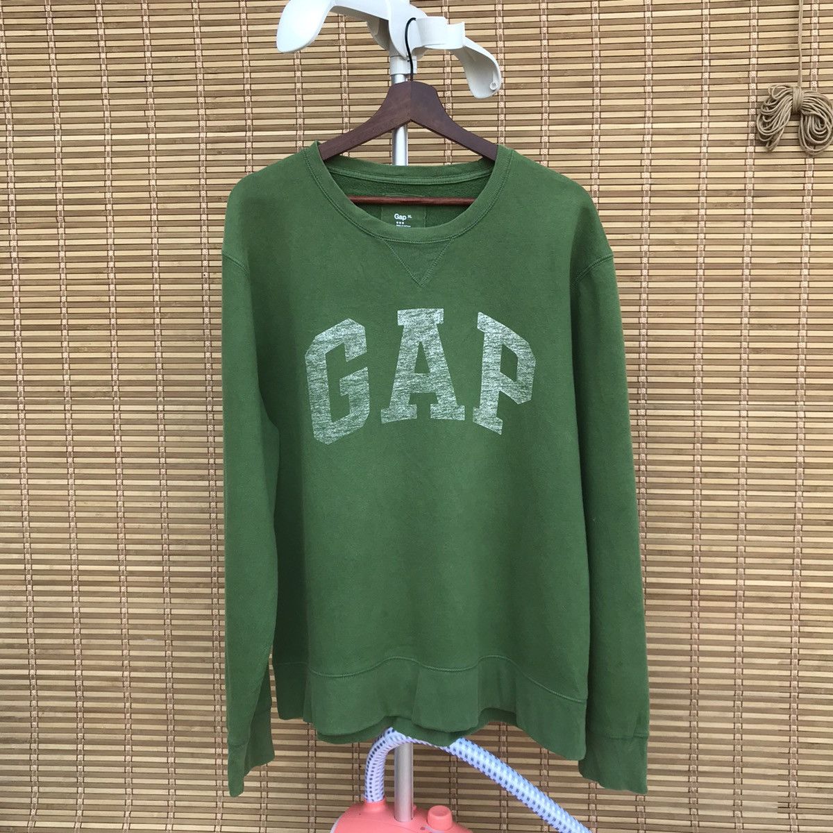 Gap GAP big logo spell out crewneck XL green sweatshirt Size US XL / EU 56 / 4 - 1 Thumbnail