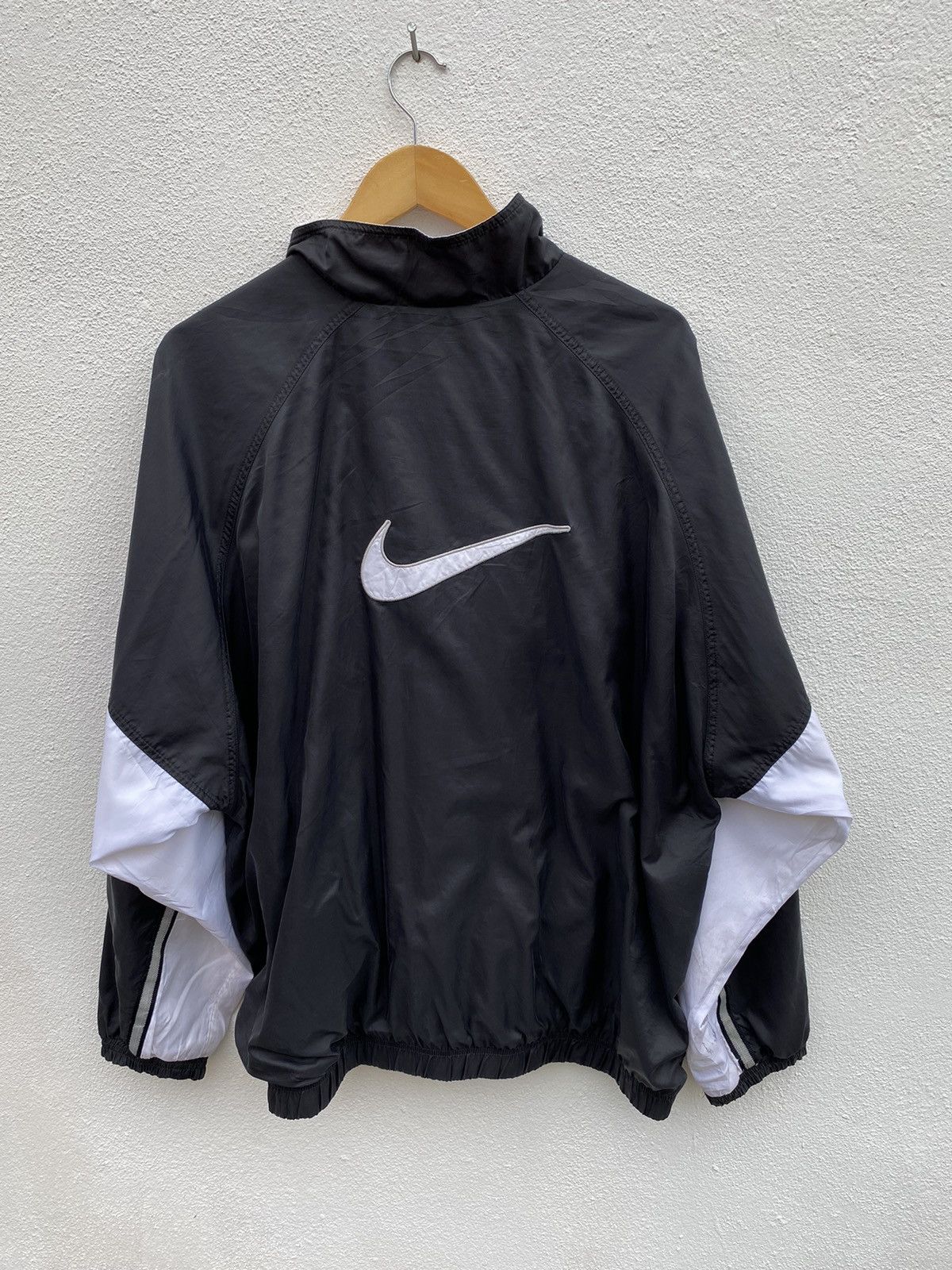 Nike × Vintage Vintage Nike windbraker big logo shirt Size US XXL / EU 58 / 5 - 1 Thumbnail