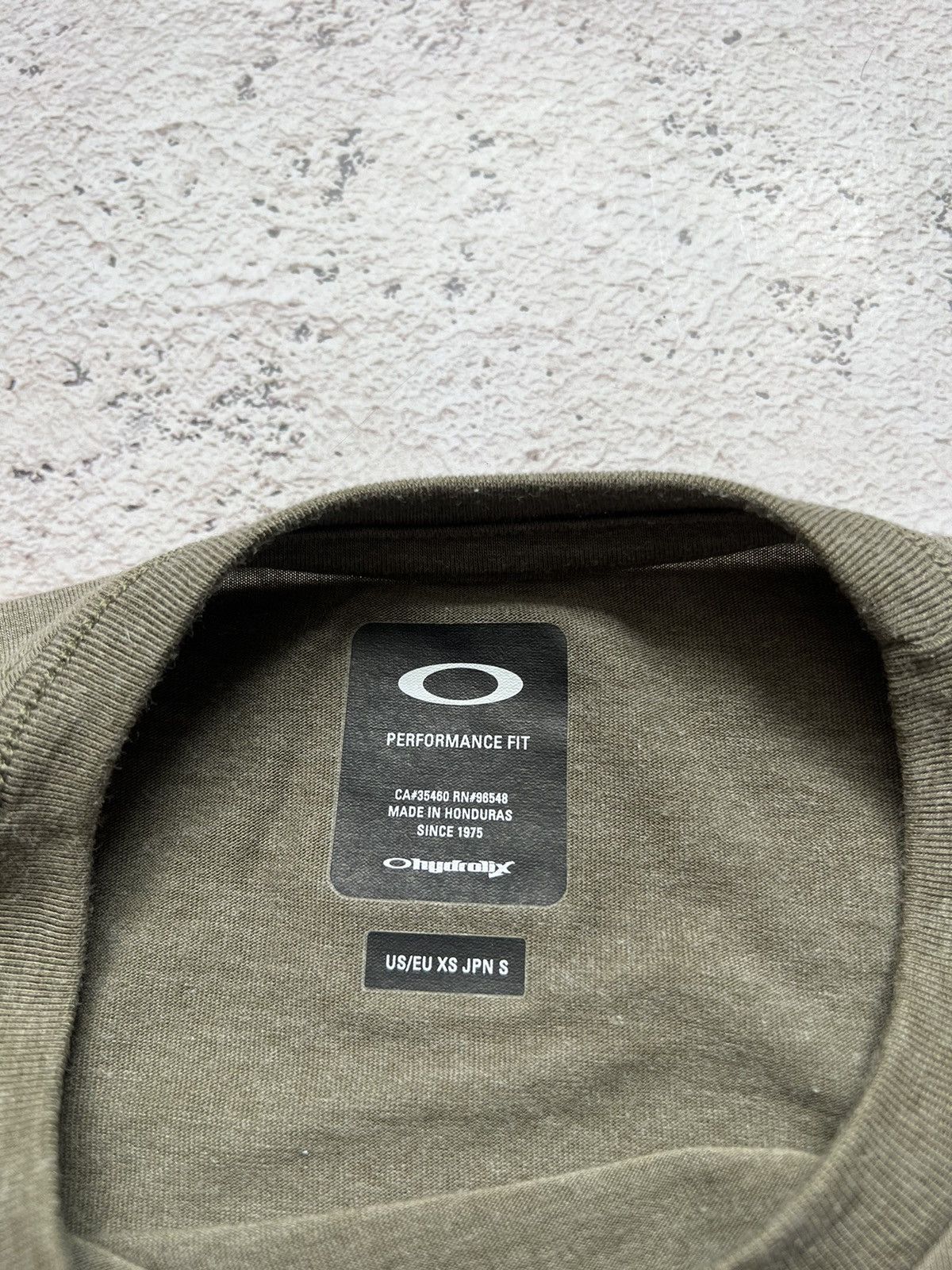Oakley × Vintage Oakley vintage khaki t shirts Size US S / EU 44-46 / 1 - 2 Thumbnail