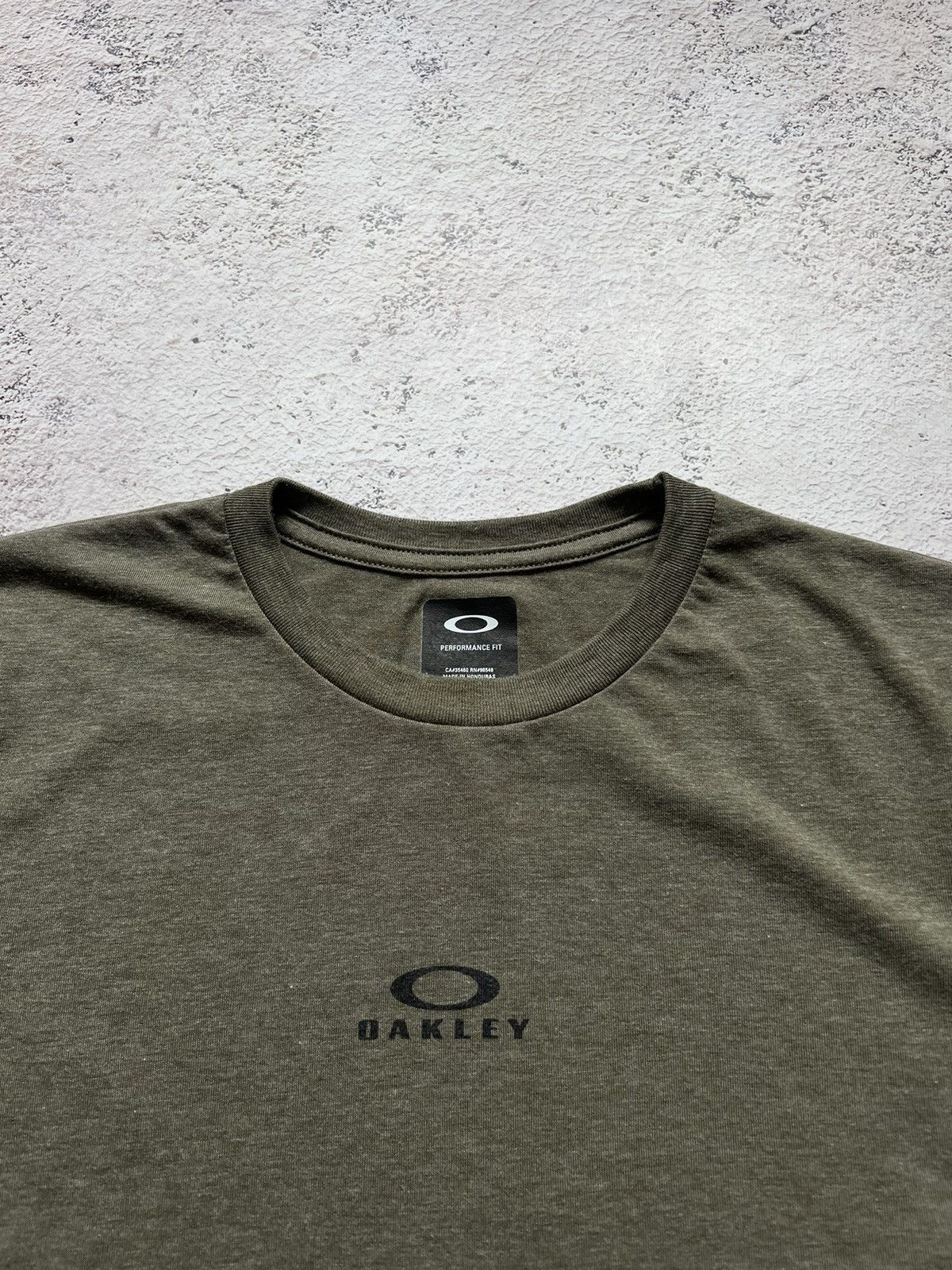 Oakley × Vintage Oakley vintage khaki t shirts Size US S / EU 44-46 / 1 - 1 Thumbnail