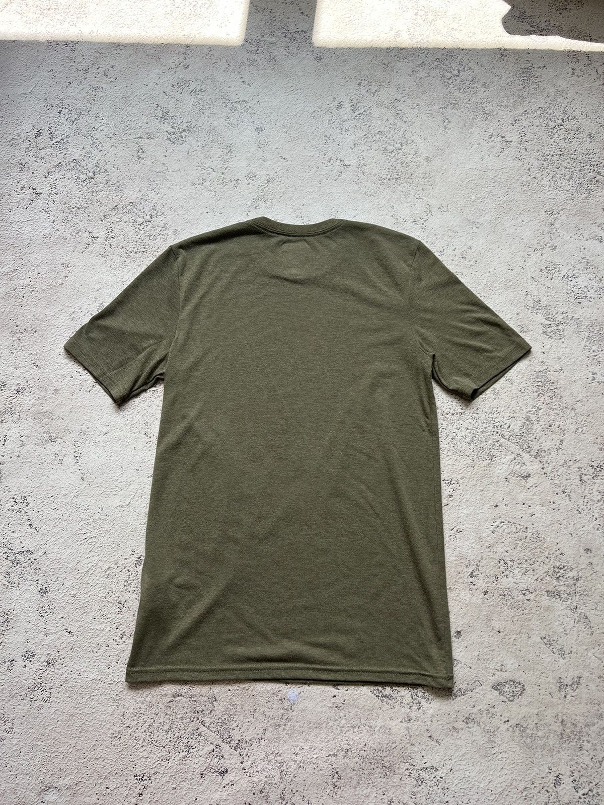 Oakley × Vintage Oakley vintage khaki t shirts Size US S / EU 44-46 / 1 - 8 Thumbnail