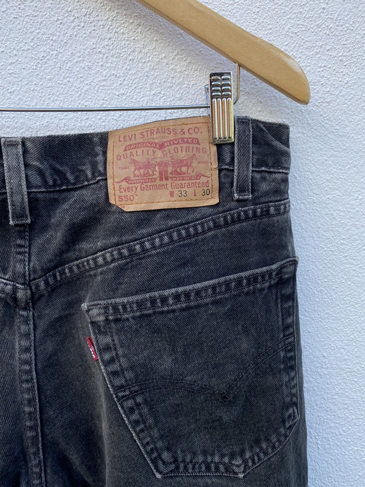 Levi's Vintage Levis 550 black jeans Size US 33 - 8 Thumbnail