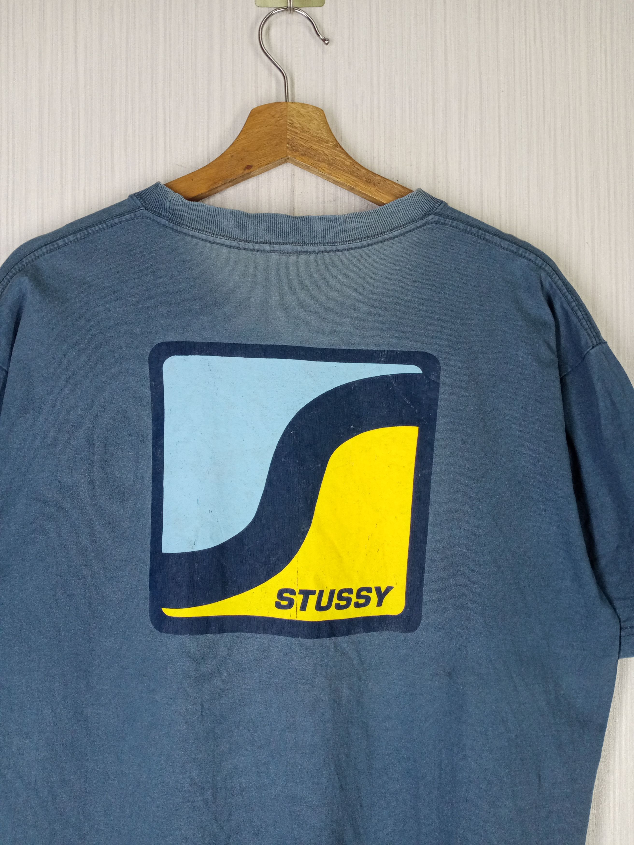 Stussy Rare Vintage 90s Stussy Big Logo Sun Faded Tshirt Size US L / EU 52-54 / 3 - 4 Thumbnail