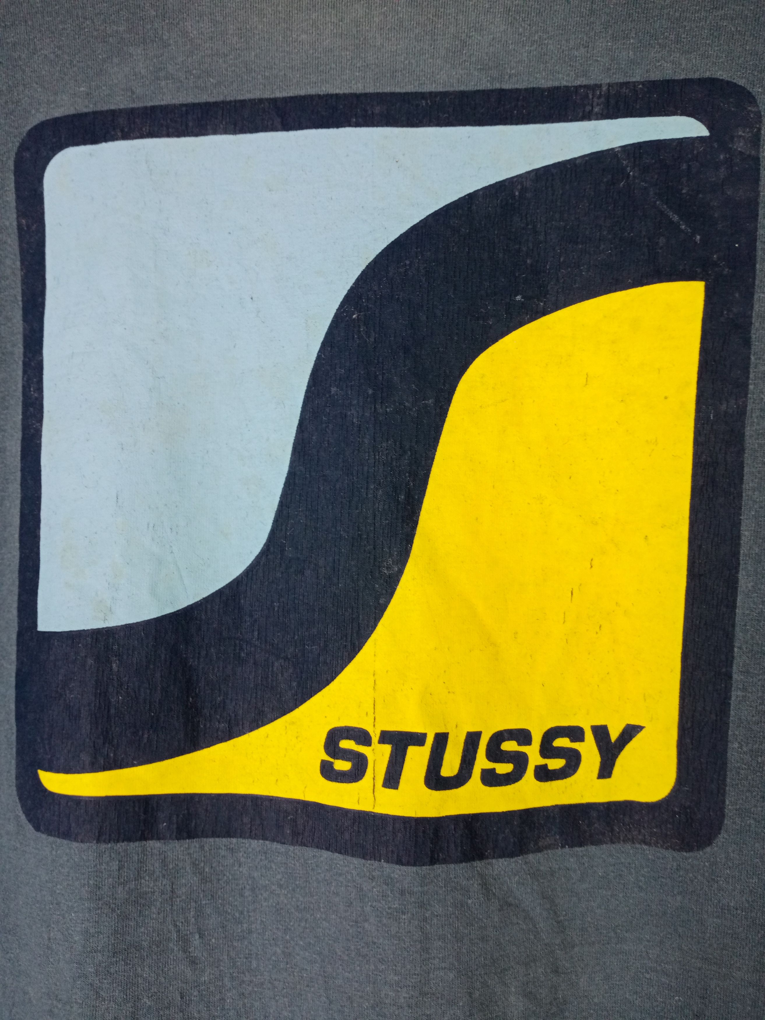 Stussy Rare Vintage 90s Stussy Big Logo Sun Faded Tshirt Size US L / EU 52-54 / 3 - 5 Thumbnail