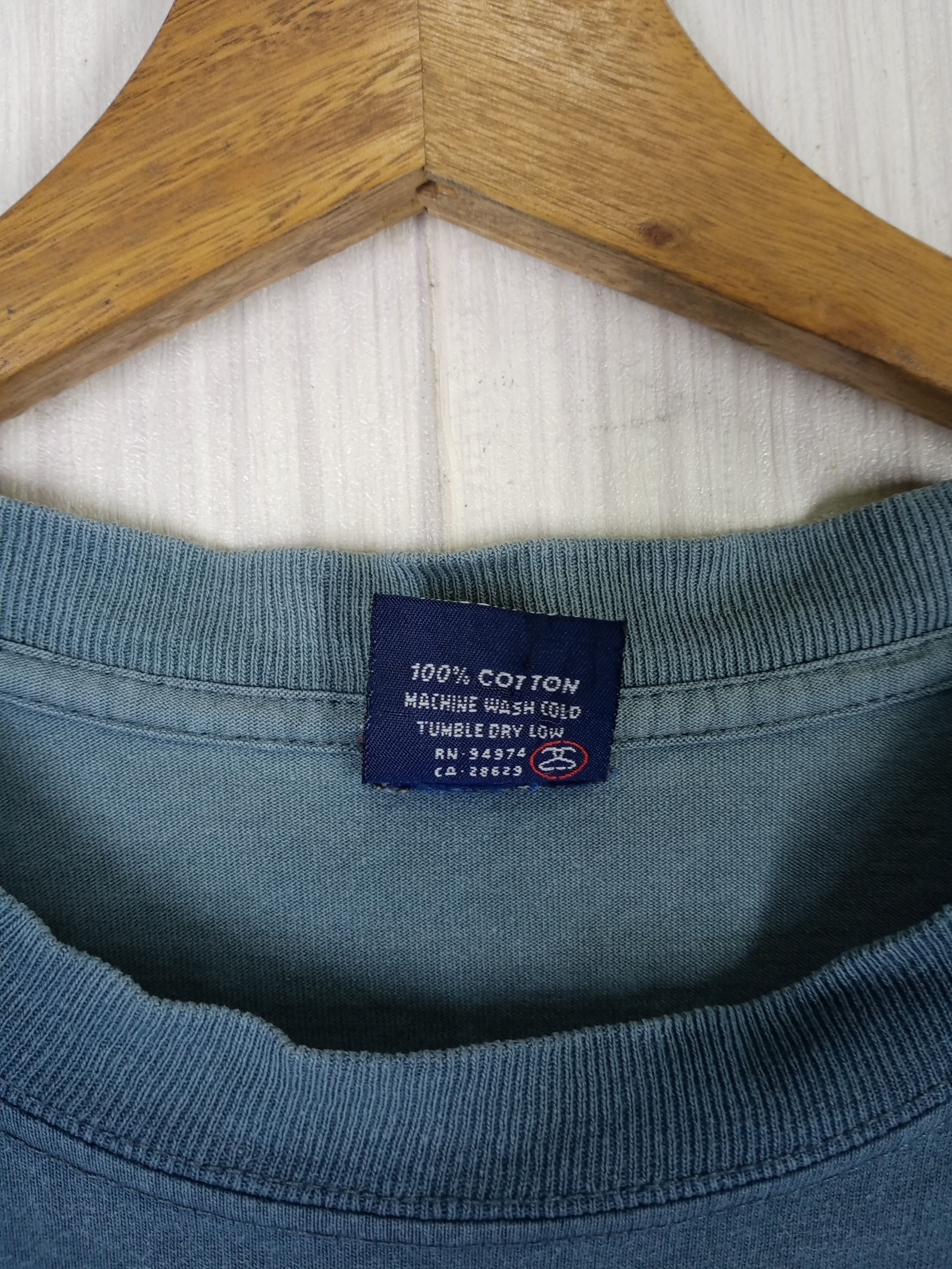 Stussy Rare Vintage 90s Stussy Big Logo Sun Faded Tshirt Size US L / EU 52-54 / 3 - 9 Thumbnail