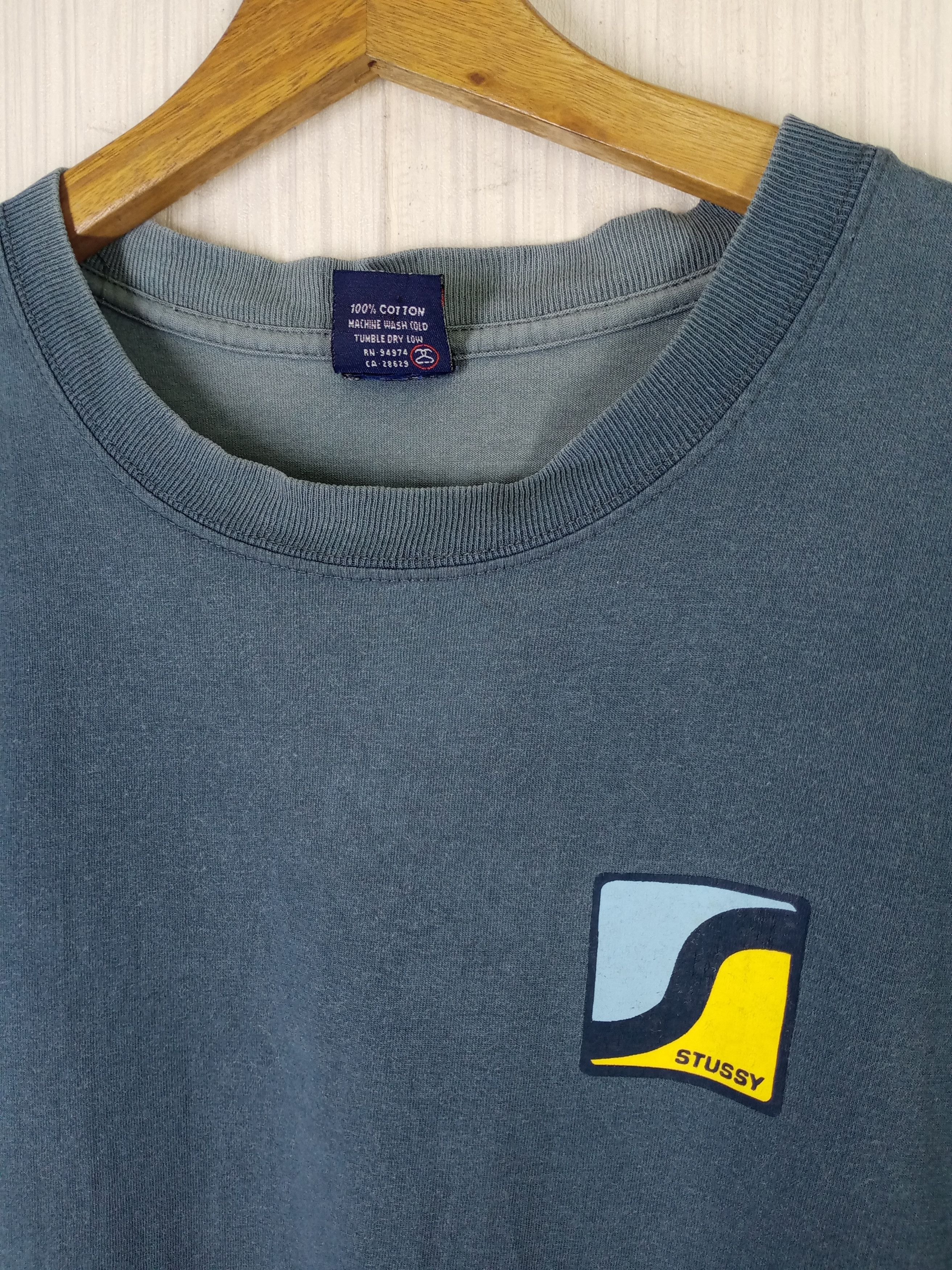 Stussy Rare Vintage 90s Stussy Big Logo Sun Faded Tshirt Size US L / EU 52-54 / 3 - 6 Thumbnail