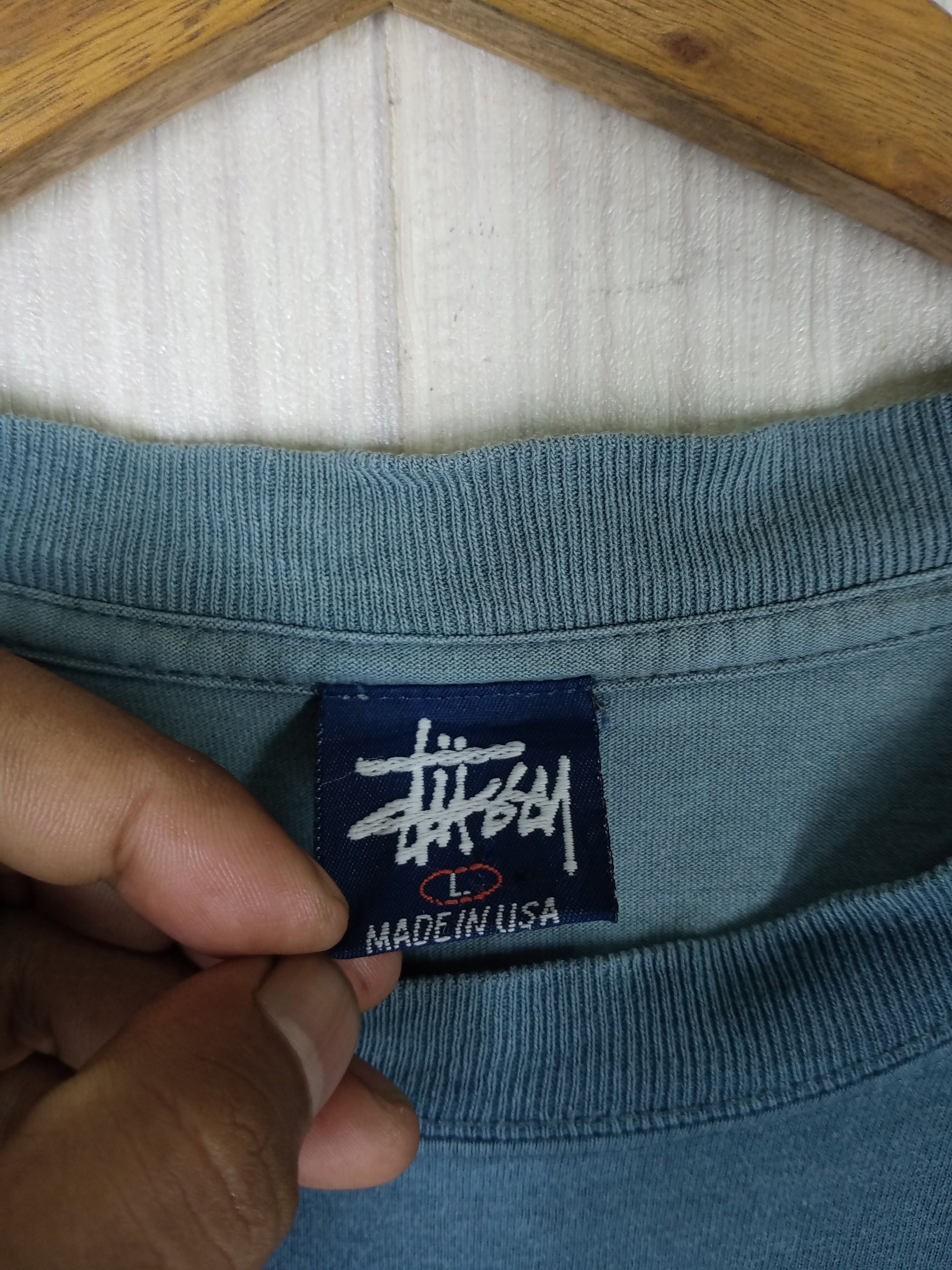 Stussy Rare Vintage 90s Stussy Big Logo Sun Faded Tshirt Size US L / EU 52-54 / 3 - 7 Thumbnail