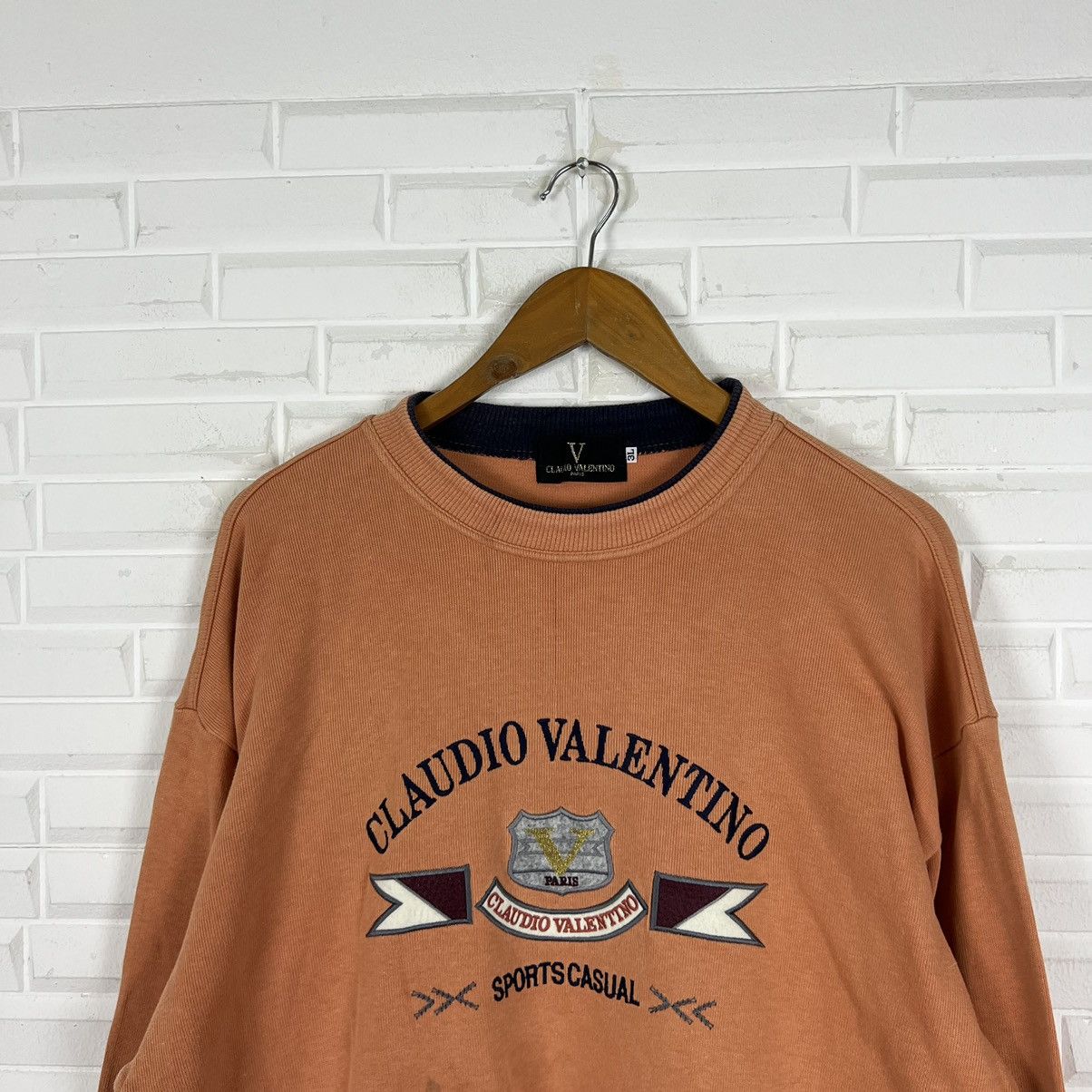 Vintage VINTAGE CLAUDIO VALENTINO SPORTS CASUAL SWEATSHIRT BIG LOGO Size US L / EU 52-54 / 3 - 3 Thumbnail