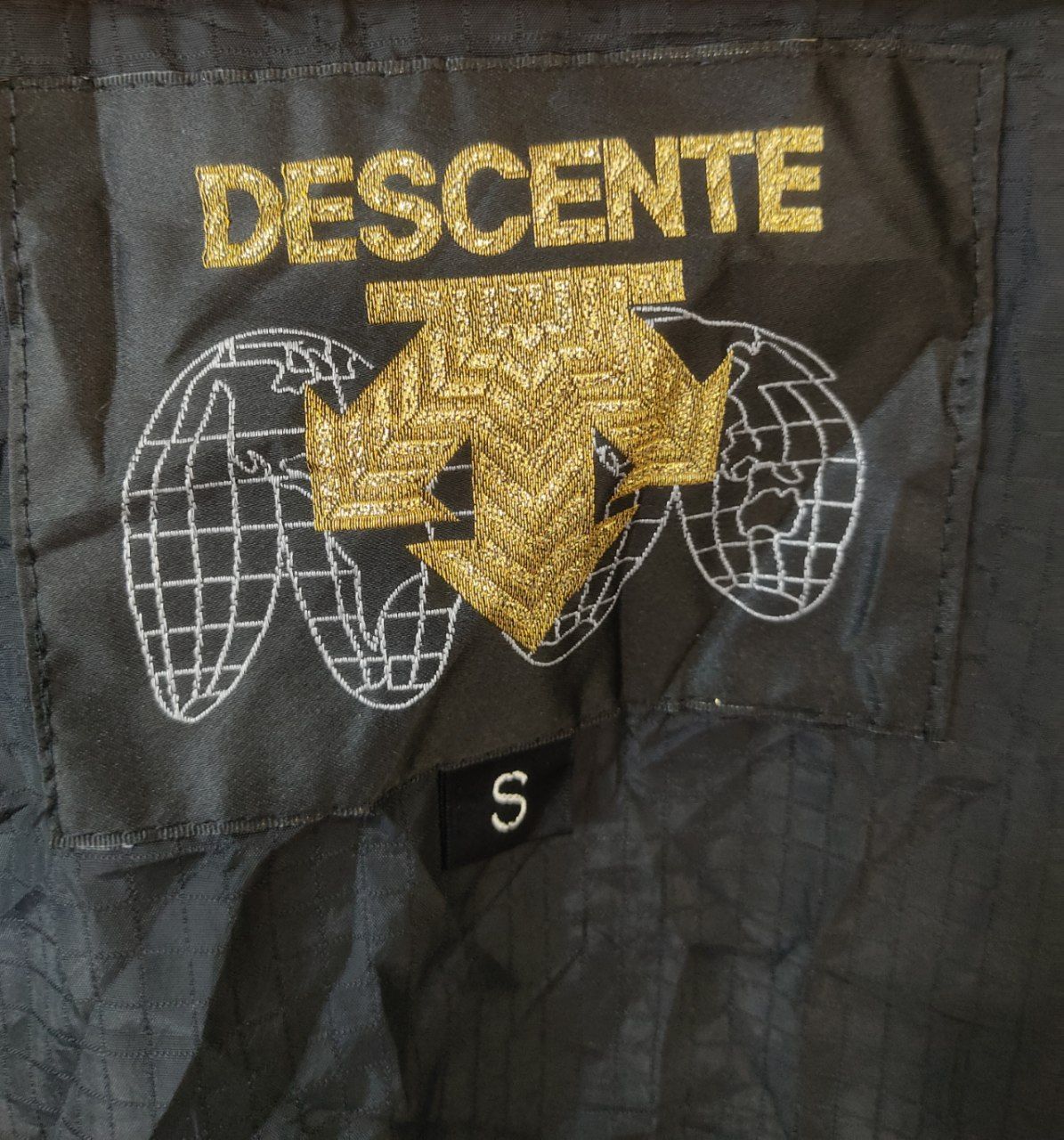 Descente × Vintage VINTAGE DESCENTE STRIPE OVERSIZED JACKET Size US S / EU 44-46 / 1 - 8 Thumbnail