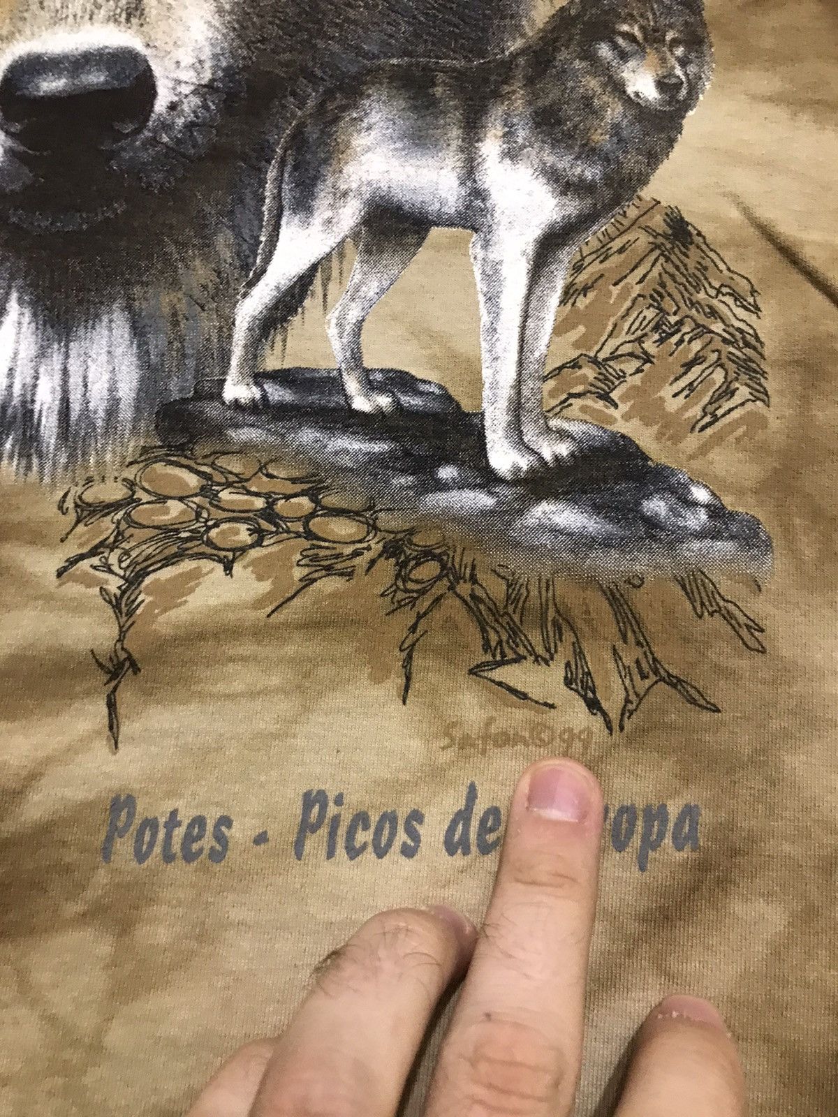 Vintage Vintage Animal Wolf Tee Signal Sport T-shirt Size US L / EU 52-54 / 3 - 4 Thumbnail