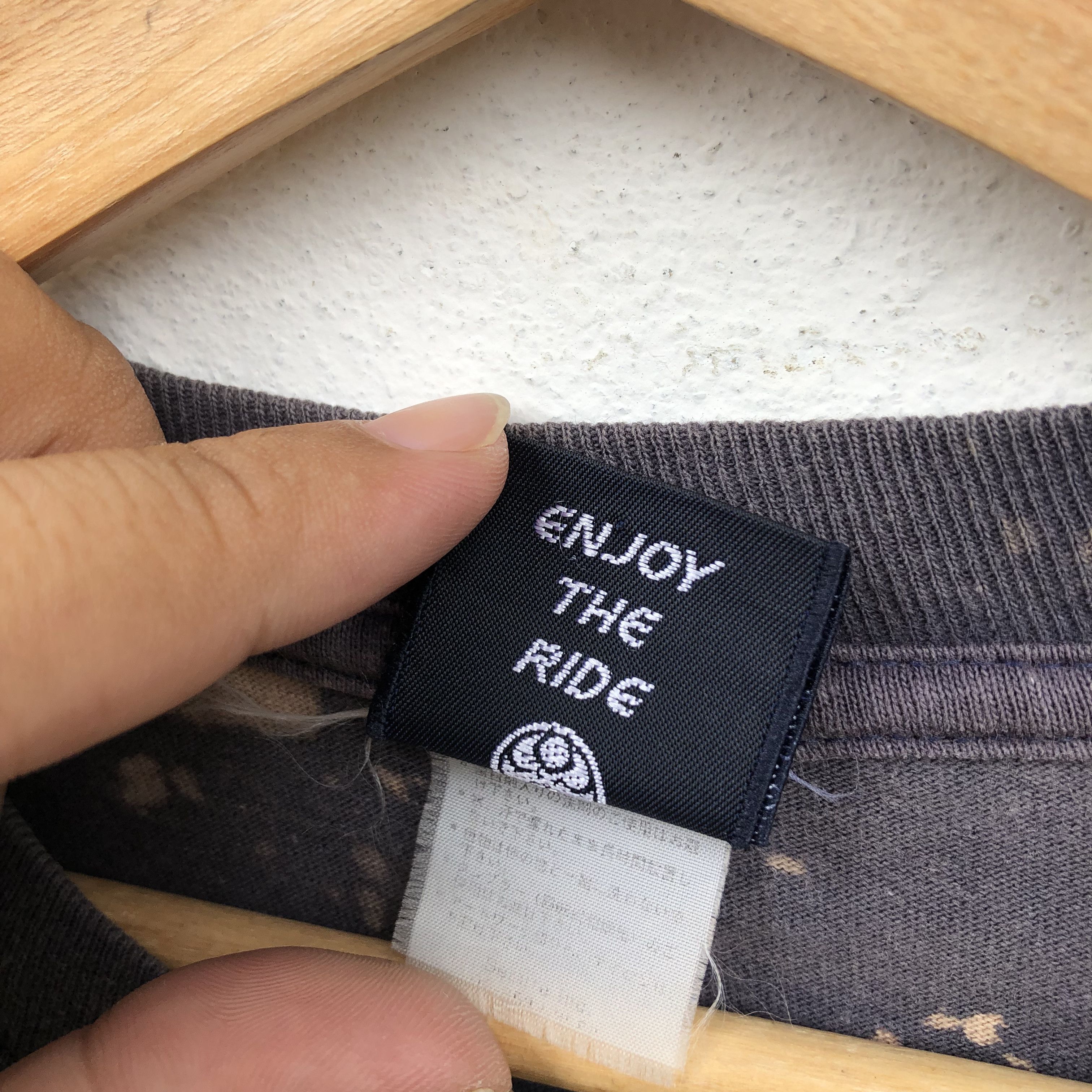 Vintage VINTAGE ENJOY THE RIDE CENTRE LOGO ACID WASH Size US L / EU 52-54 / 3 - 7 Thumbnail