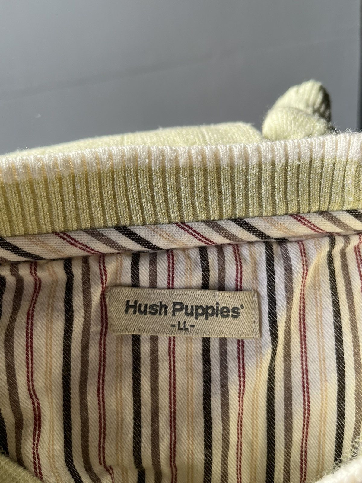 Hush Puppies × Vintage Vintage Y2K Hugh Puppies Single Pocket Sweatshirt Size US XL / EU 56 / 4 - 4 Thumbnail