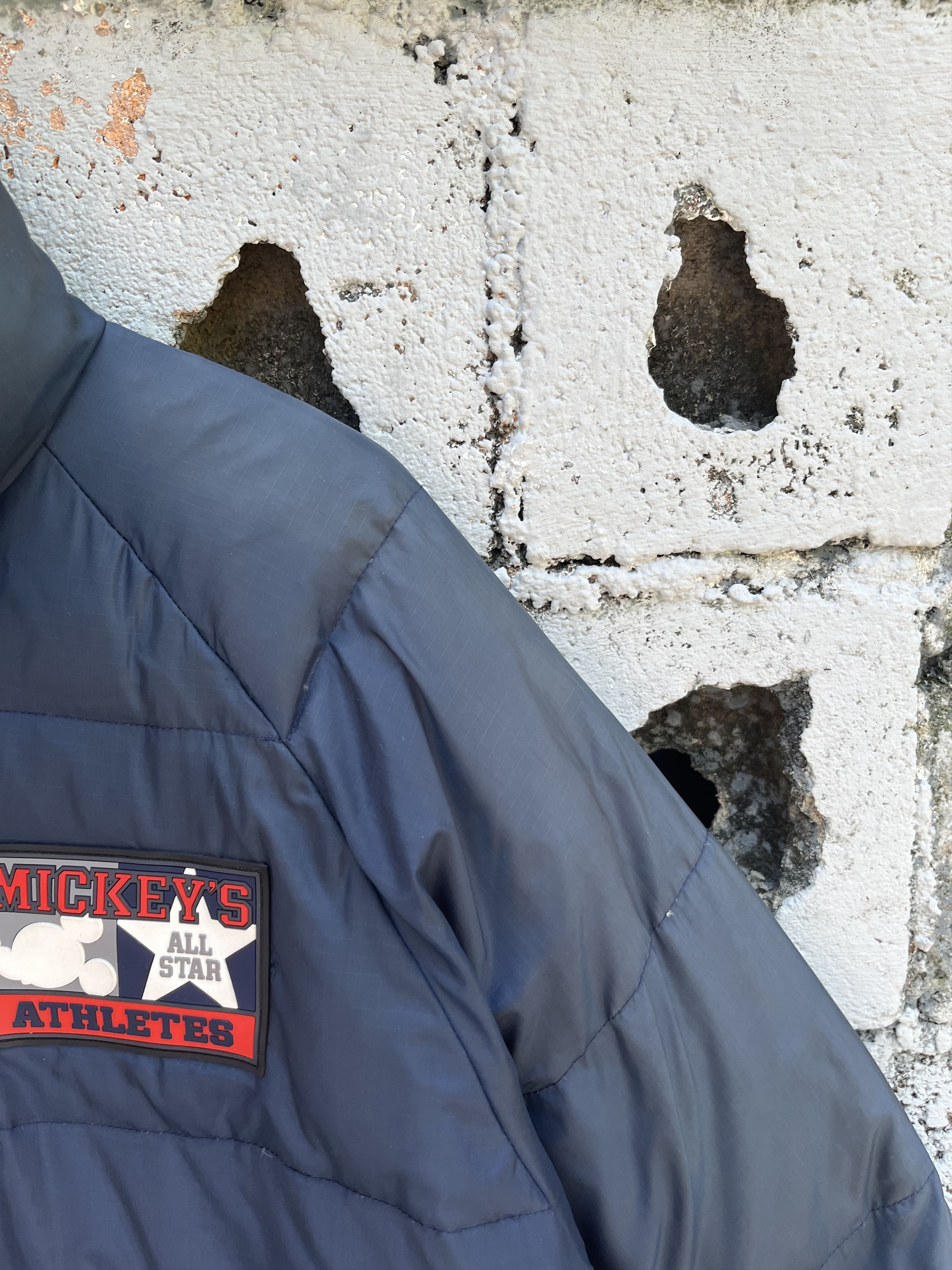 Disney × Mickey Mouse Vintage Mickey Mouse All Star Athletes Puffer Jacket Size US M / EU 48-50 / 2 - 5 Thumbnail