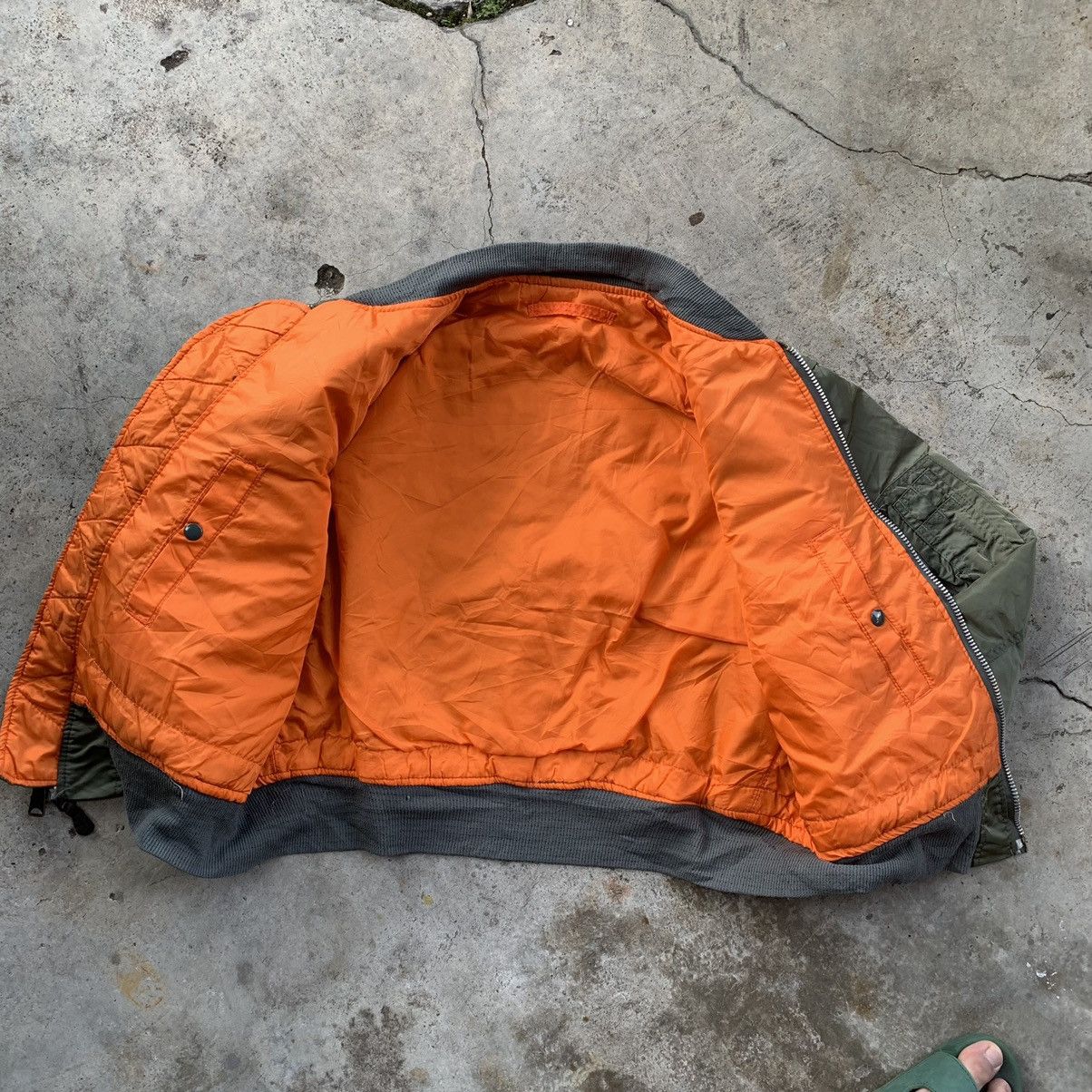 Alpha Industries Alpha Industries reversible vintage bomber military style Size US L / EU 52-54 / 3 - 10 Thumbnail