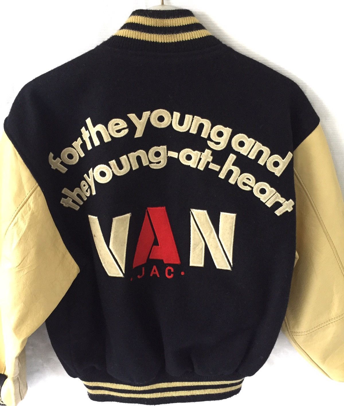 Japanese Brand Vintage Van Jacket American Football Varsity Jacket Size US S / EU 44-46 / 1 - 2 Thumbnail