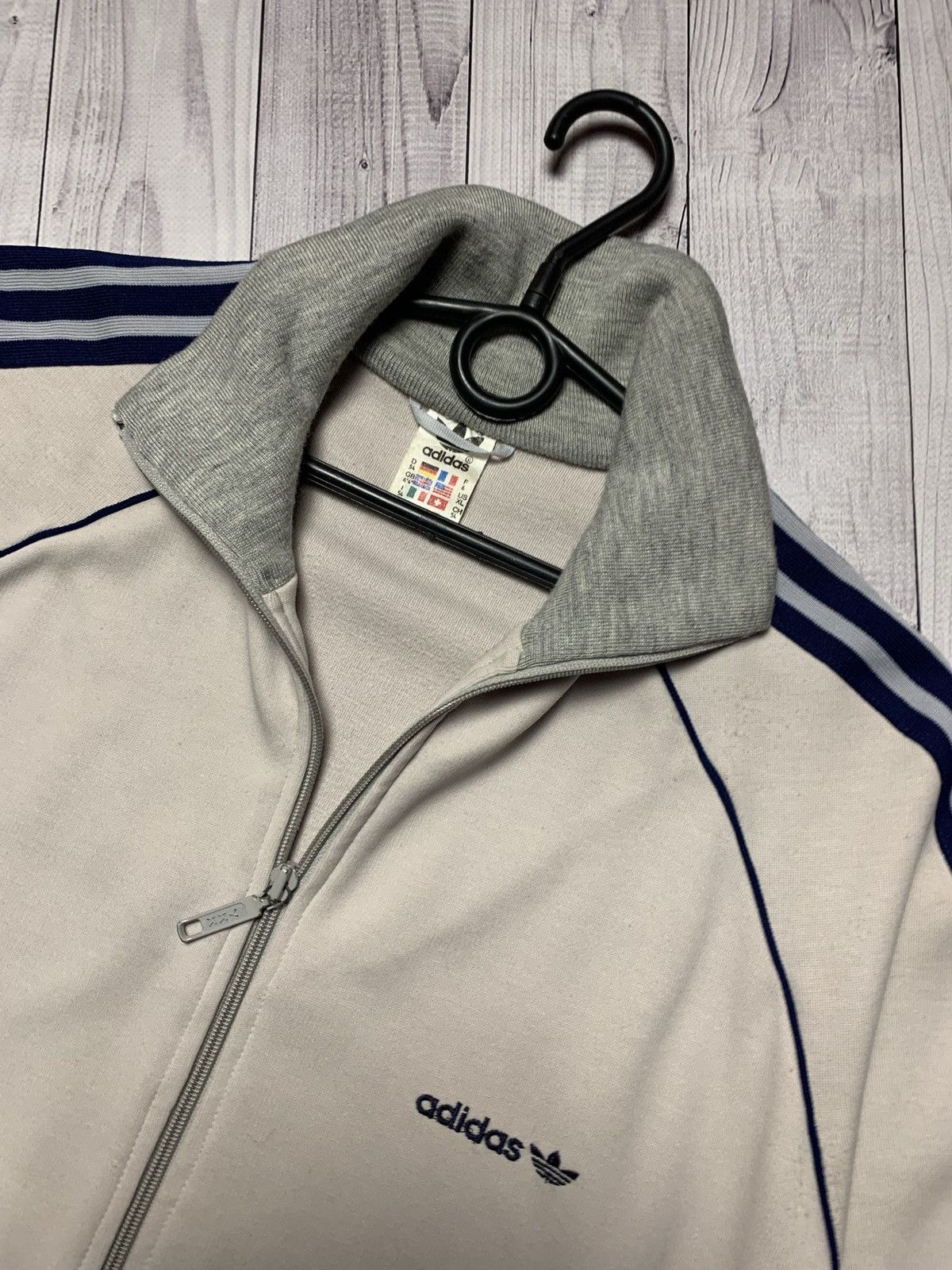 Adidas × Vintage Vintage adidas track jacket size XL logo Size US XL / EU 56 / 4 - 3 Thumbnail