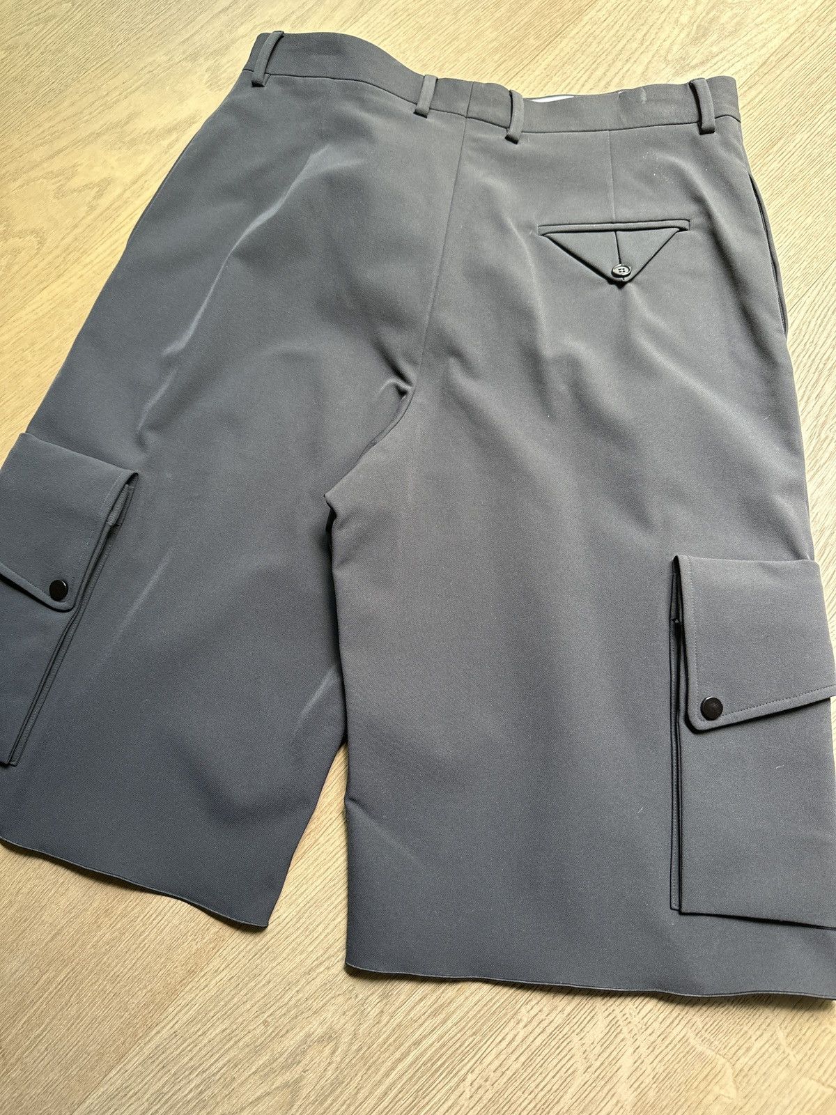 Bottega Veneta New with Tag, Cargo Short Size US 34 / EU 50 - 2 Thumbnail